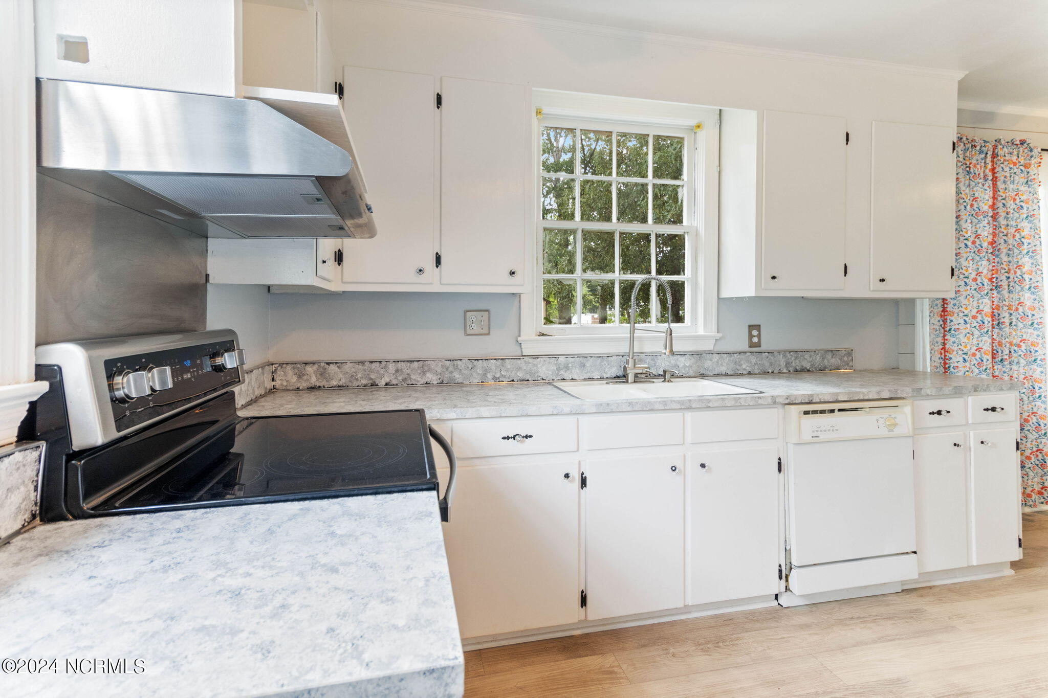 107 N Morehead Street