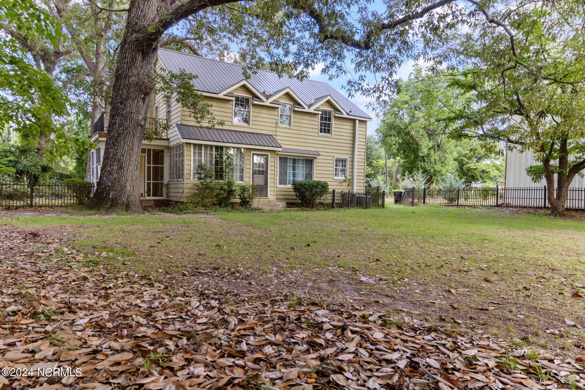 107 N Morehead Street