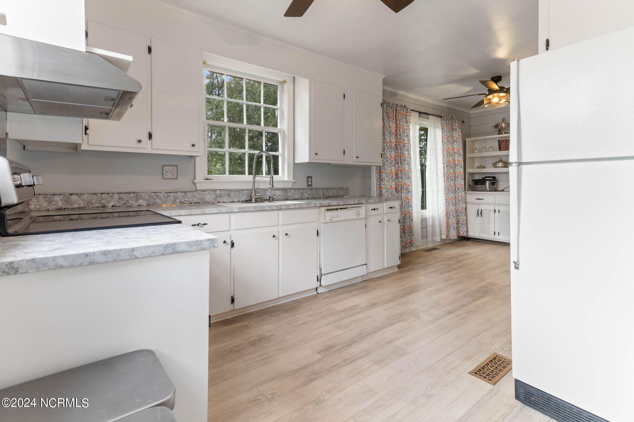 107 N Morehead Street