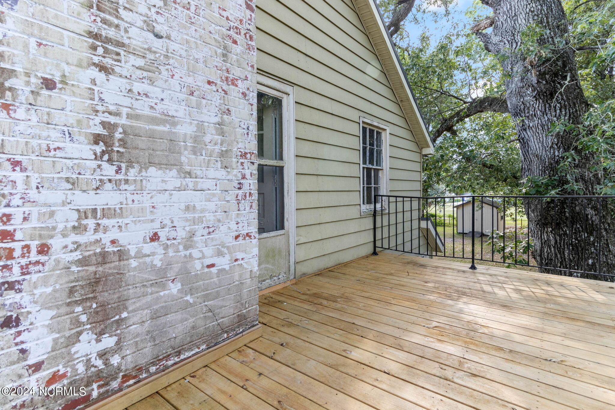 107 N Morehead Street