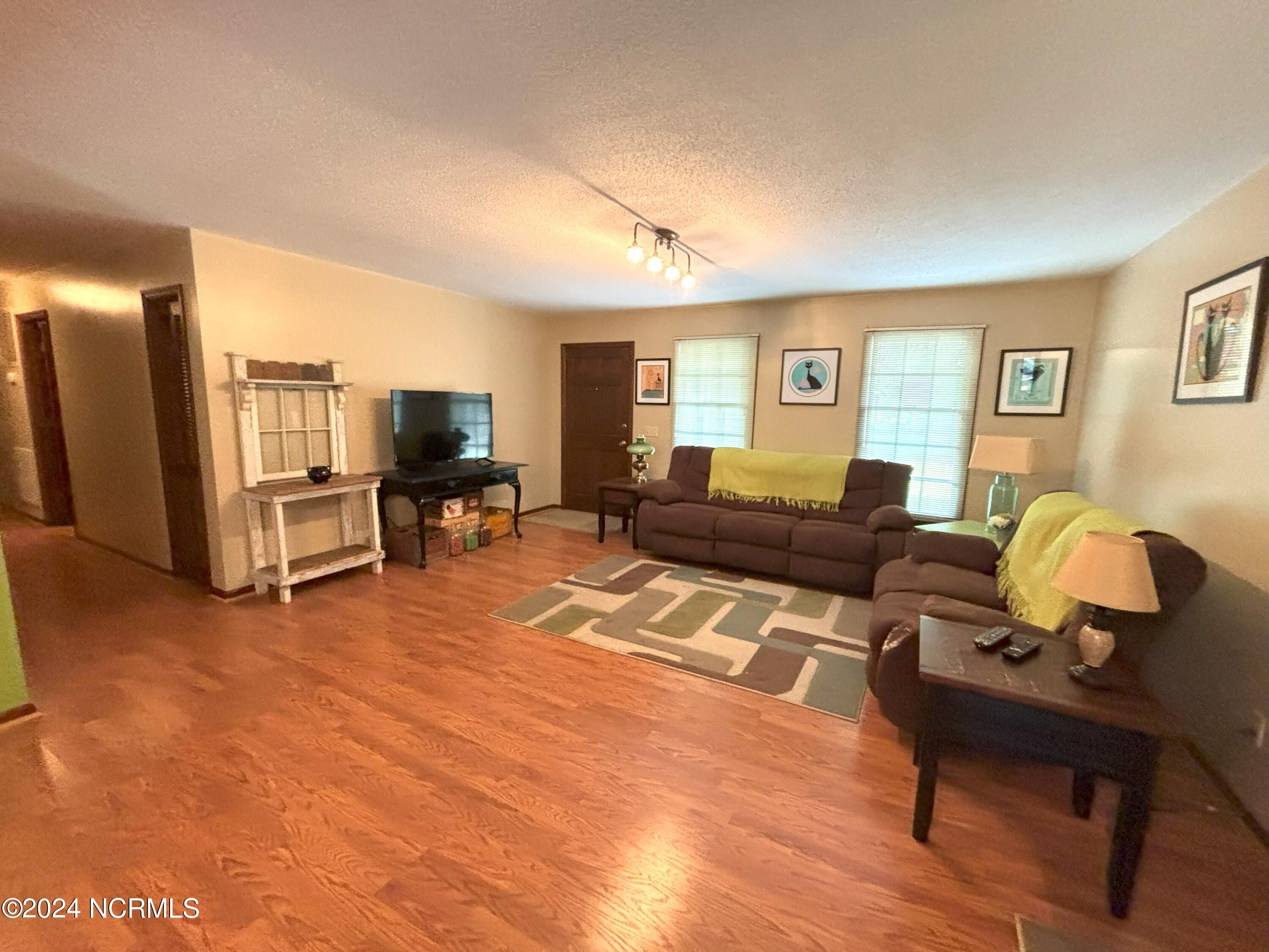 401 Eastway Avenue