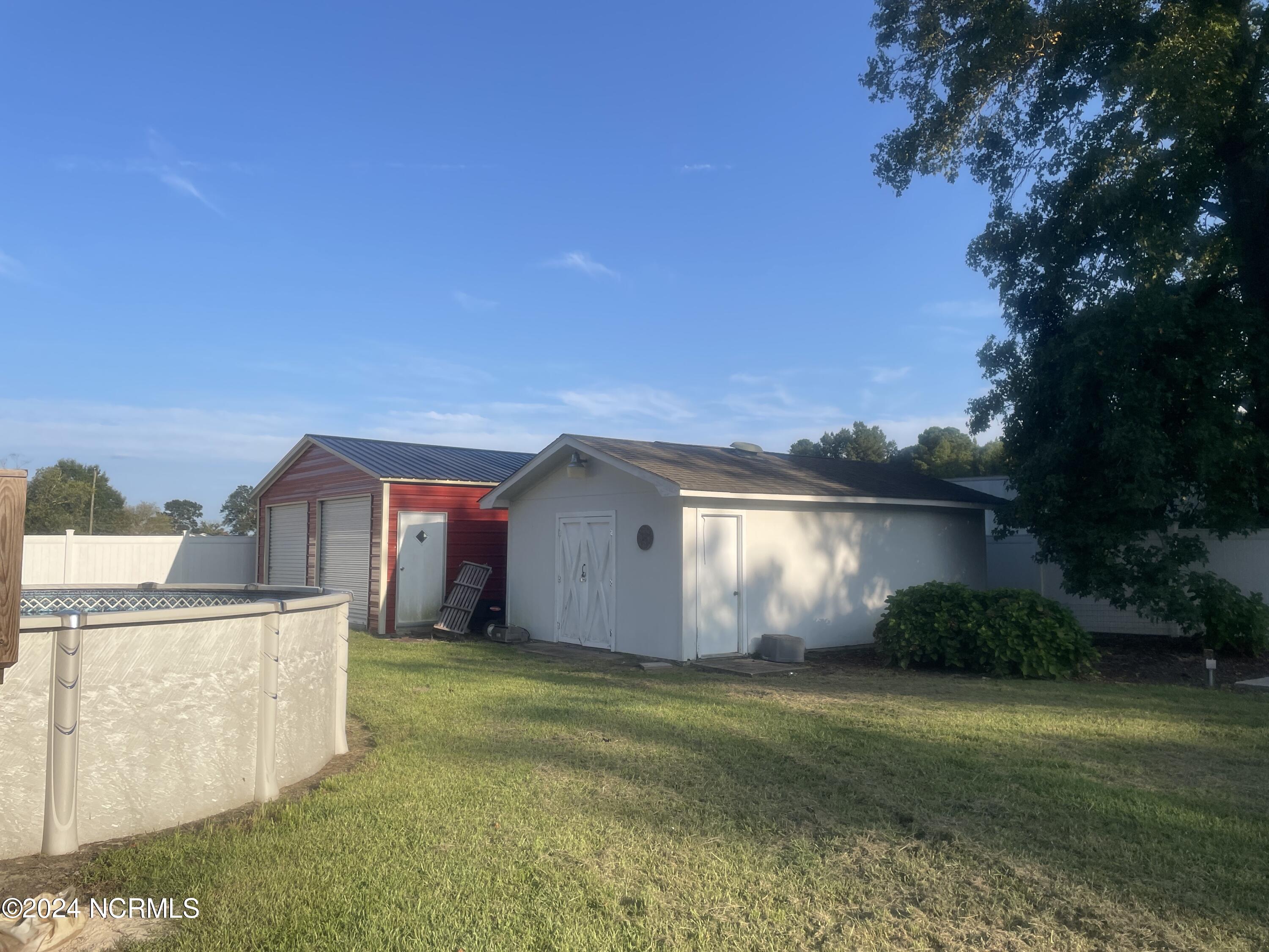 423 E Poplar Street