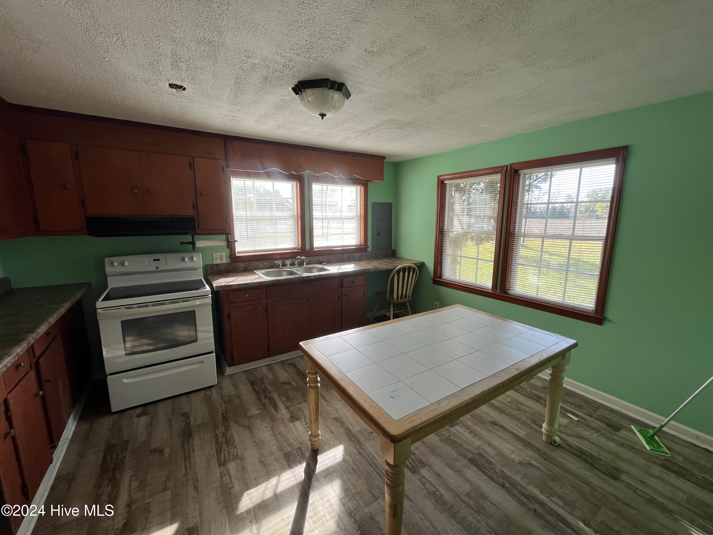 1412 Lyon Landing Road