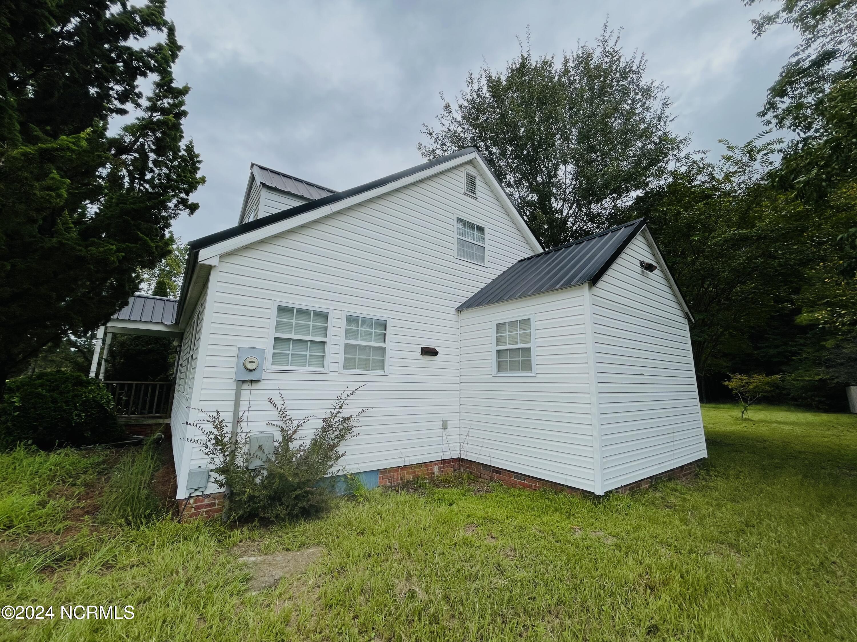 1412 Lyon Landing Road