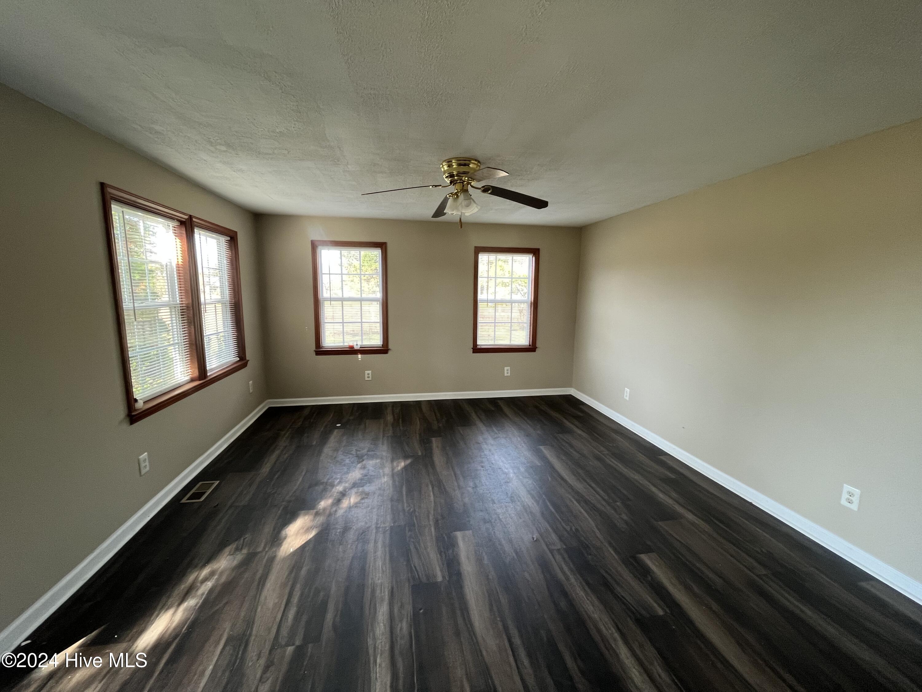 1412 Lyon Landing Road