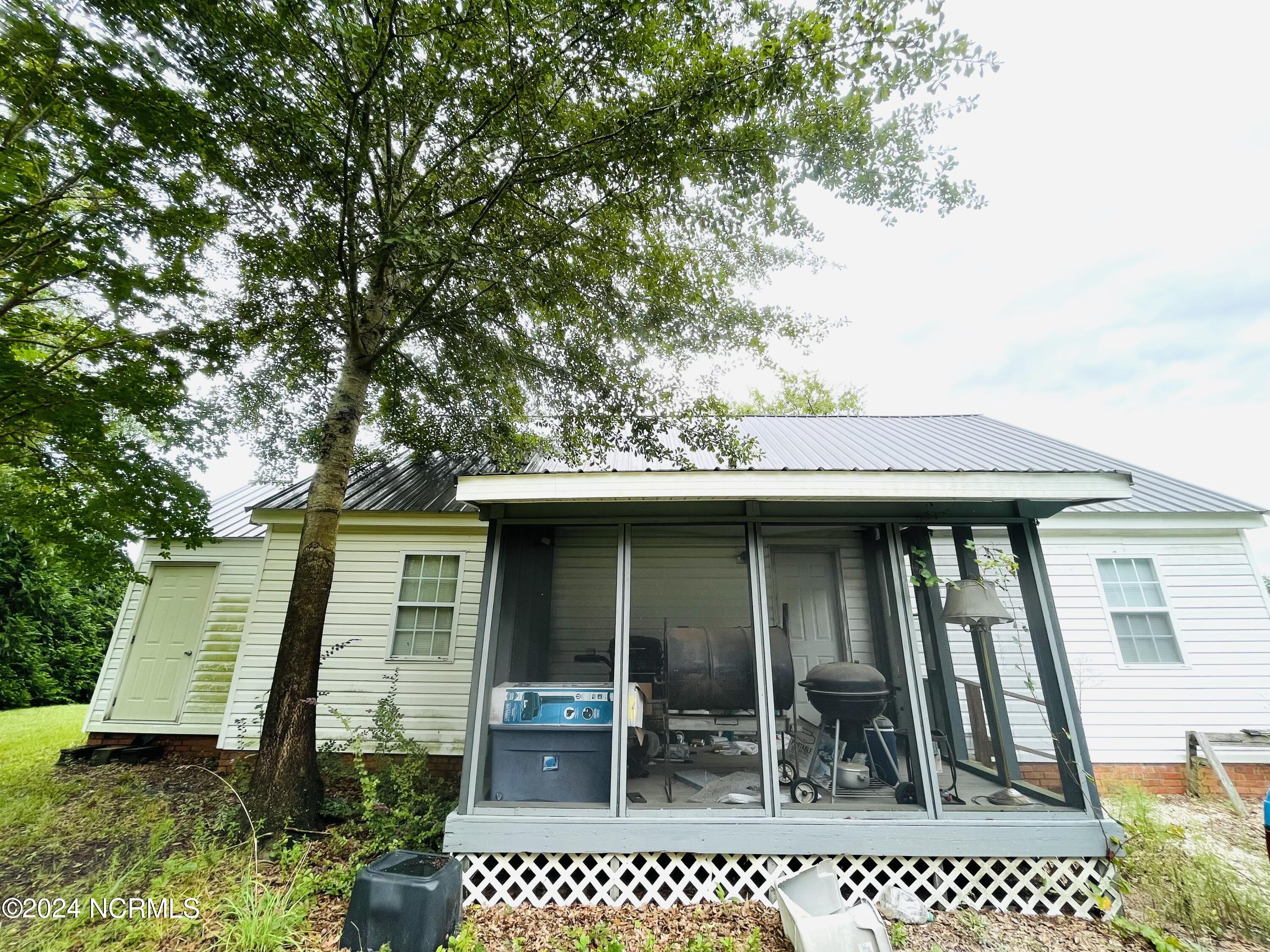 1412 Lyon Landing Road