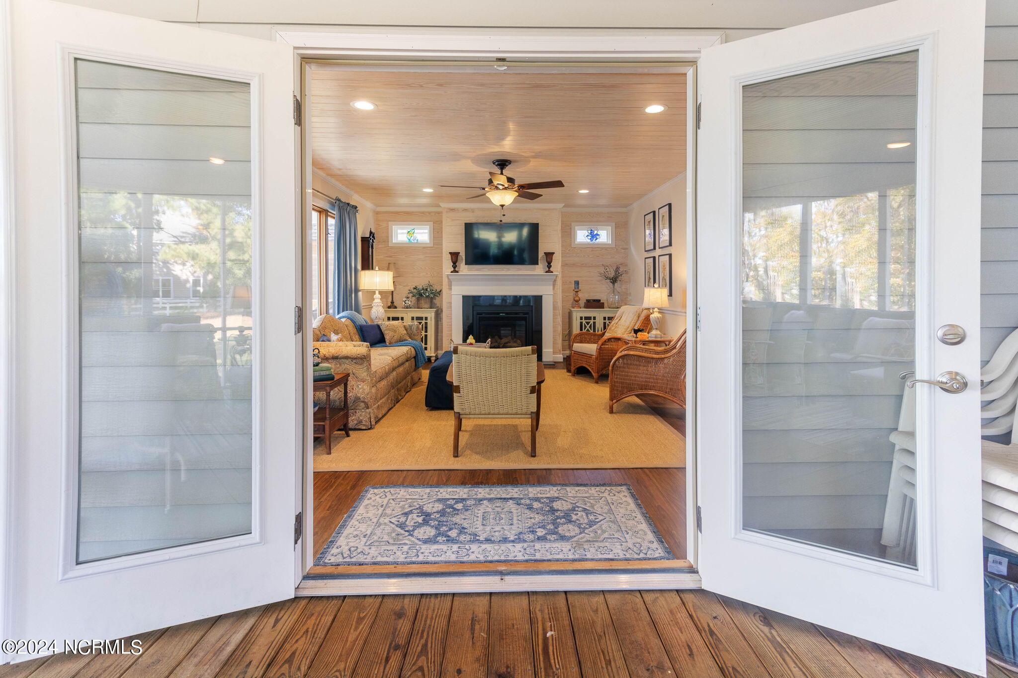 327 Turtle Cove Drive