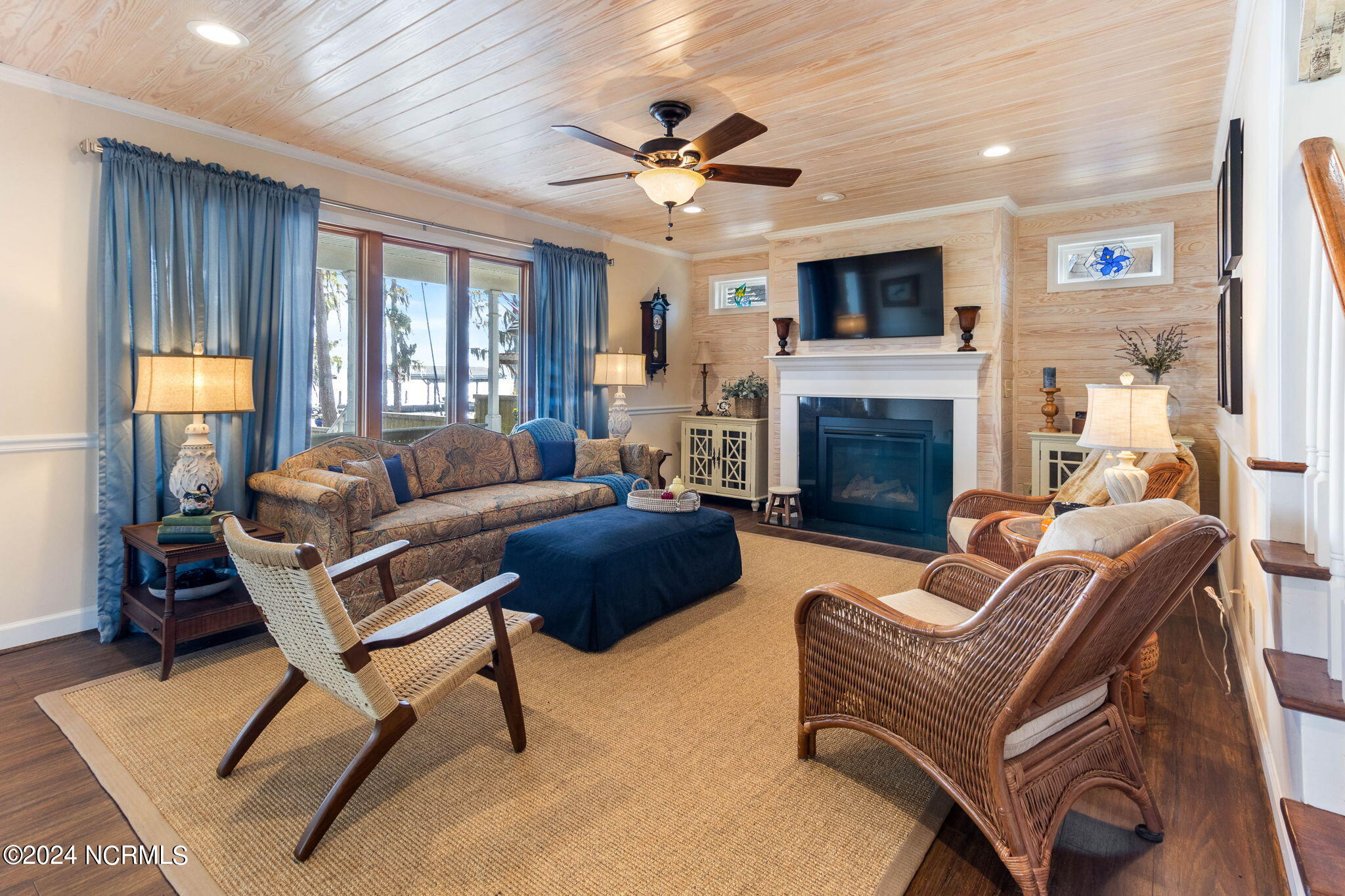 327 Turtle Cove Drive