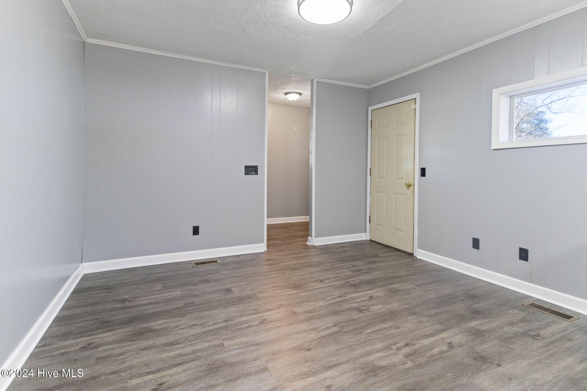 607 N Singletary Street