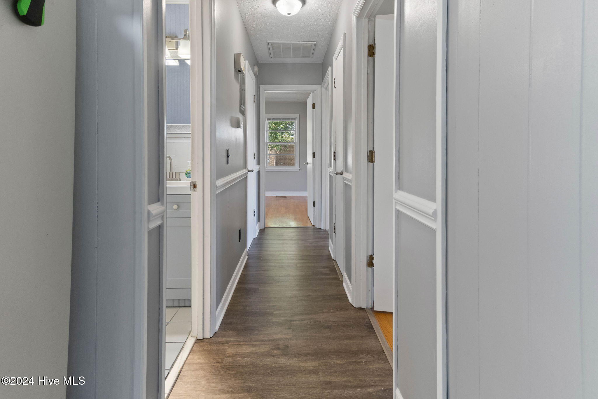 607 N Singletary Street