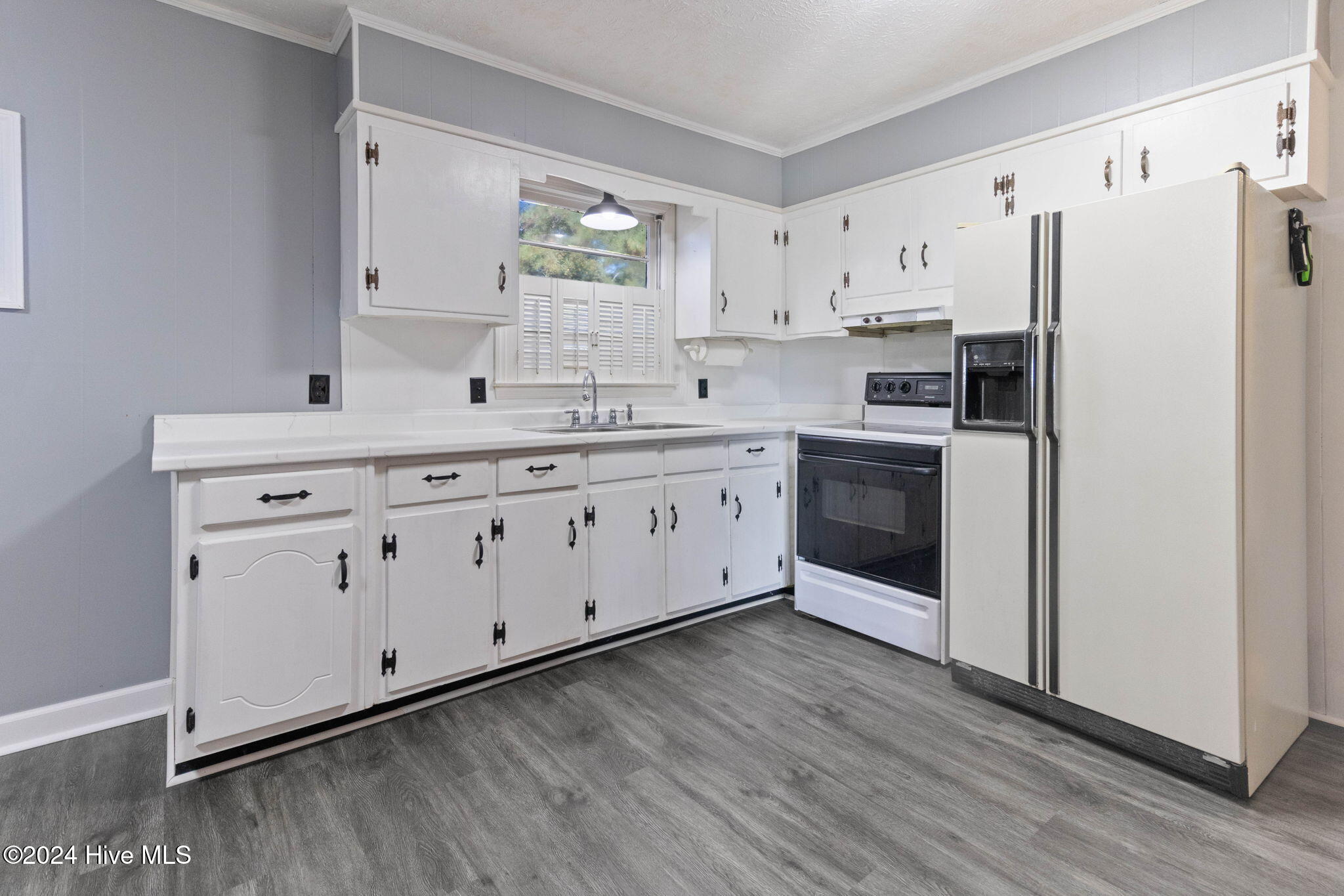 607 N Singletary Street