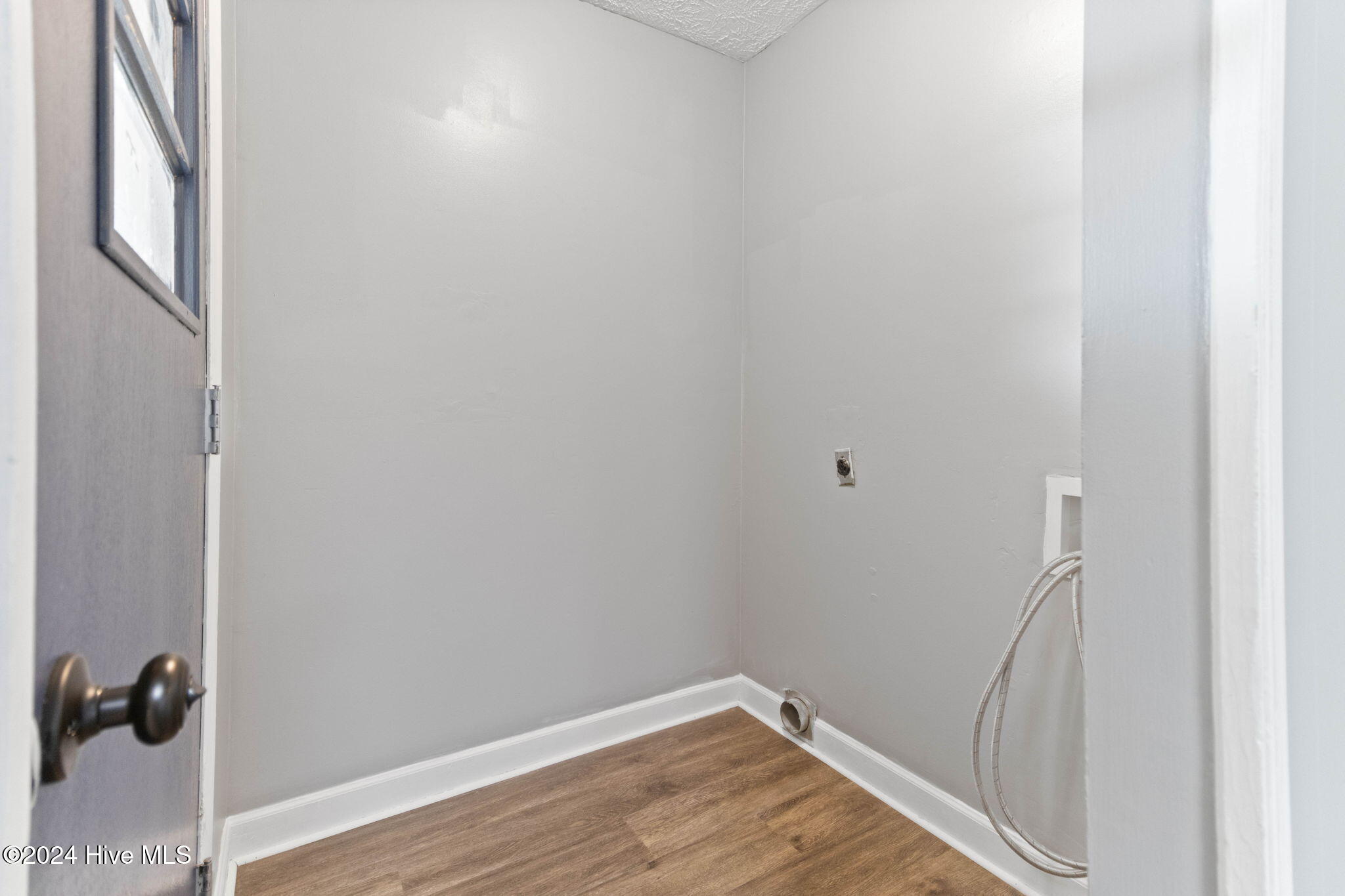 607 N Singletary Street