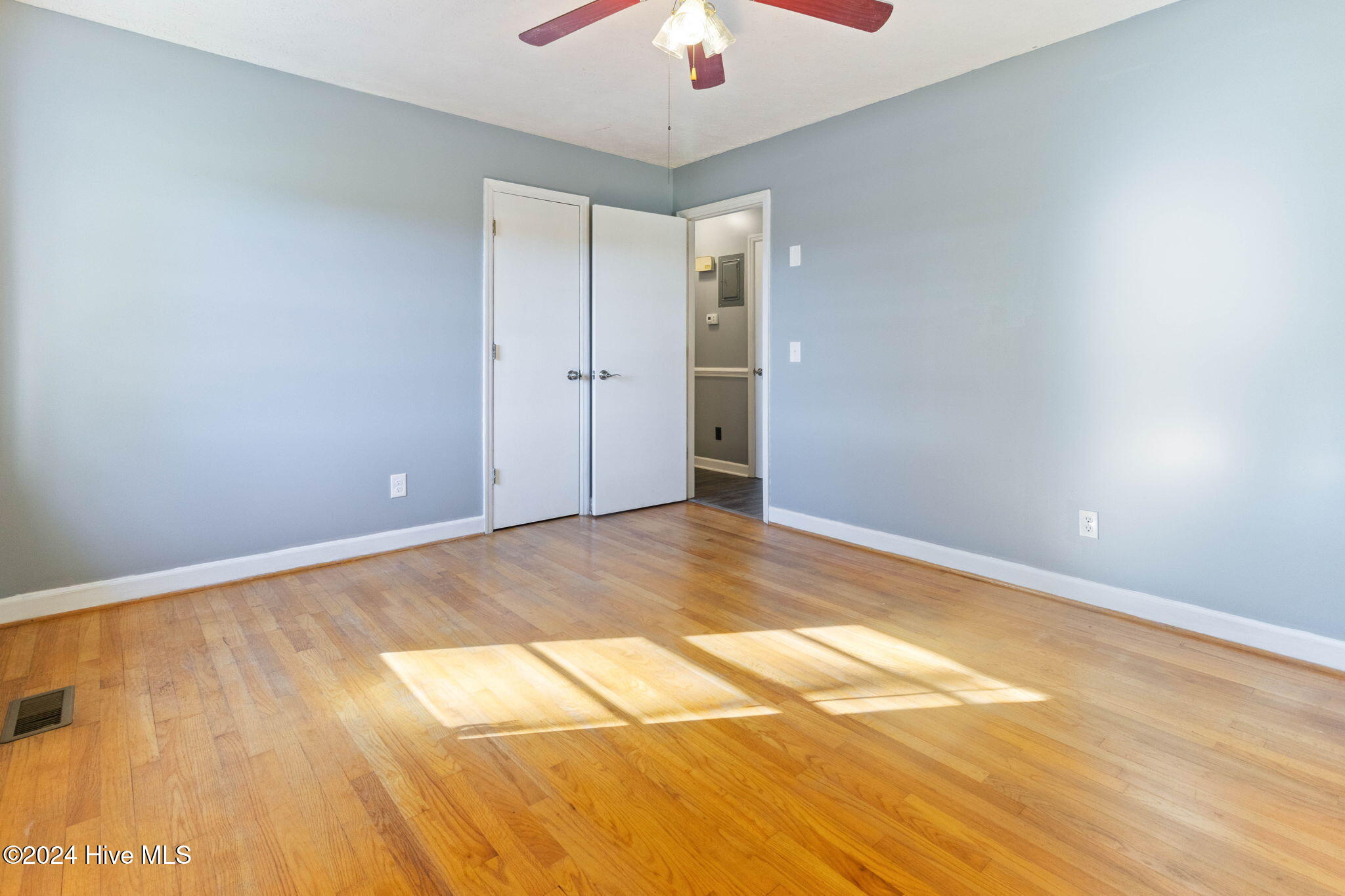 607 N Singletary Street