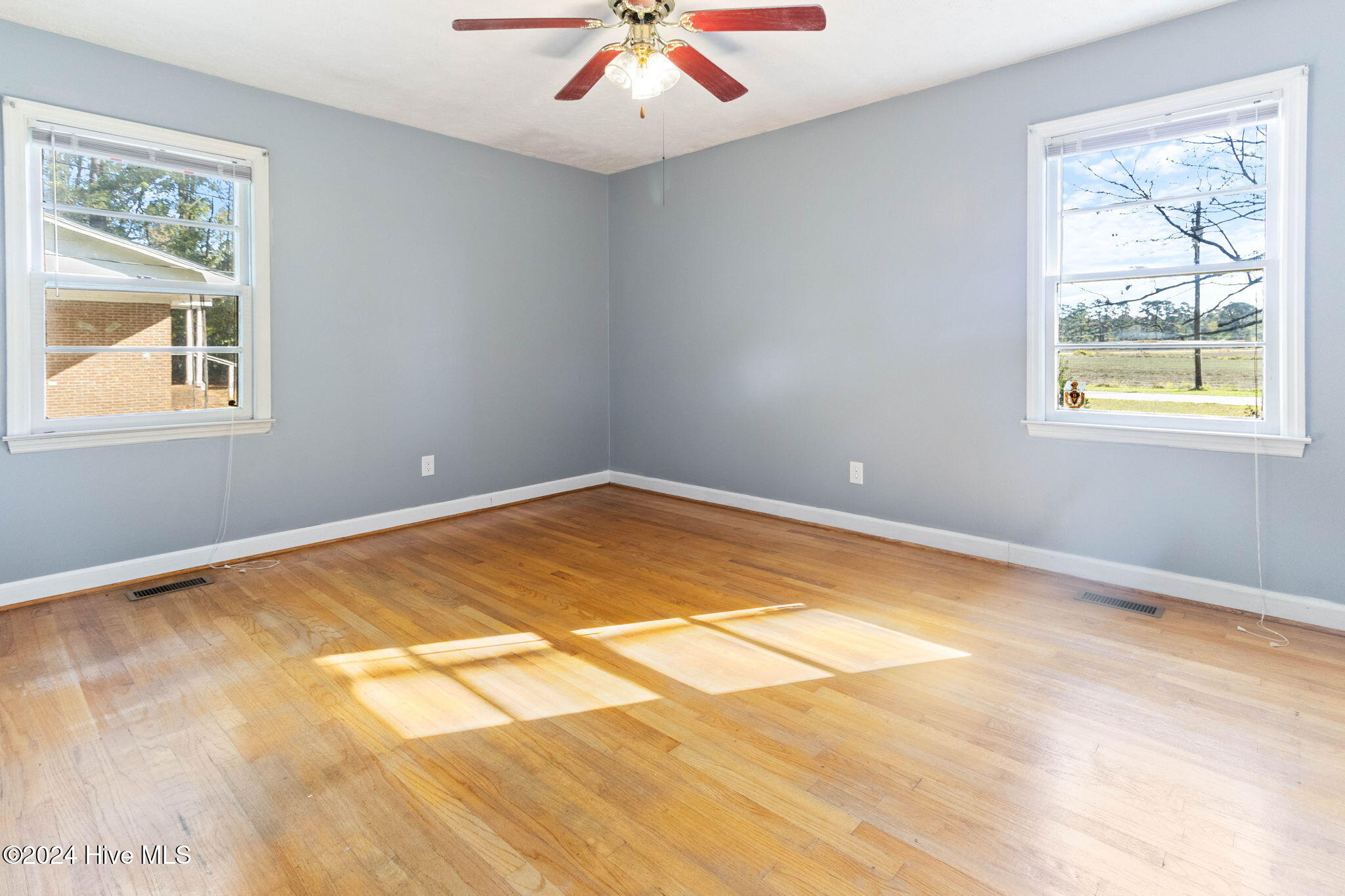 607 N Singletary Street