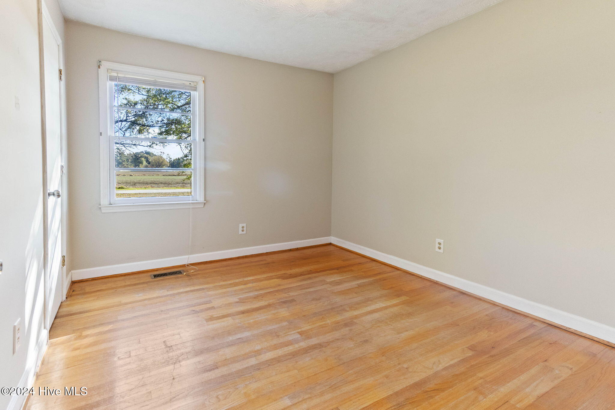 607 N Singletary Street