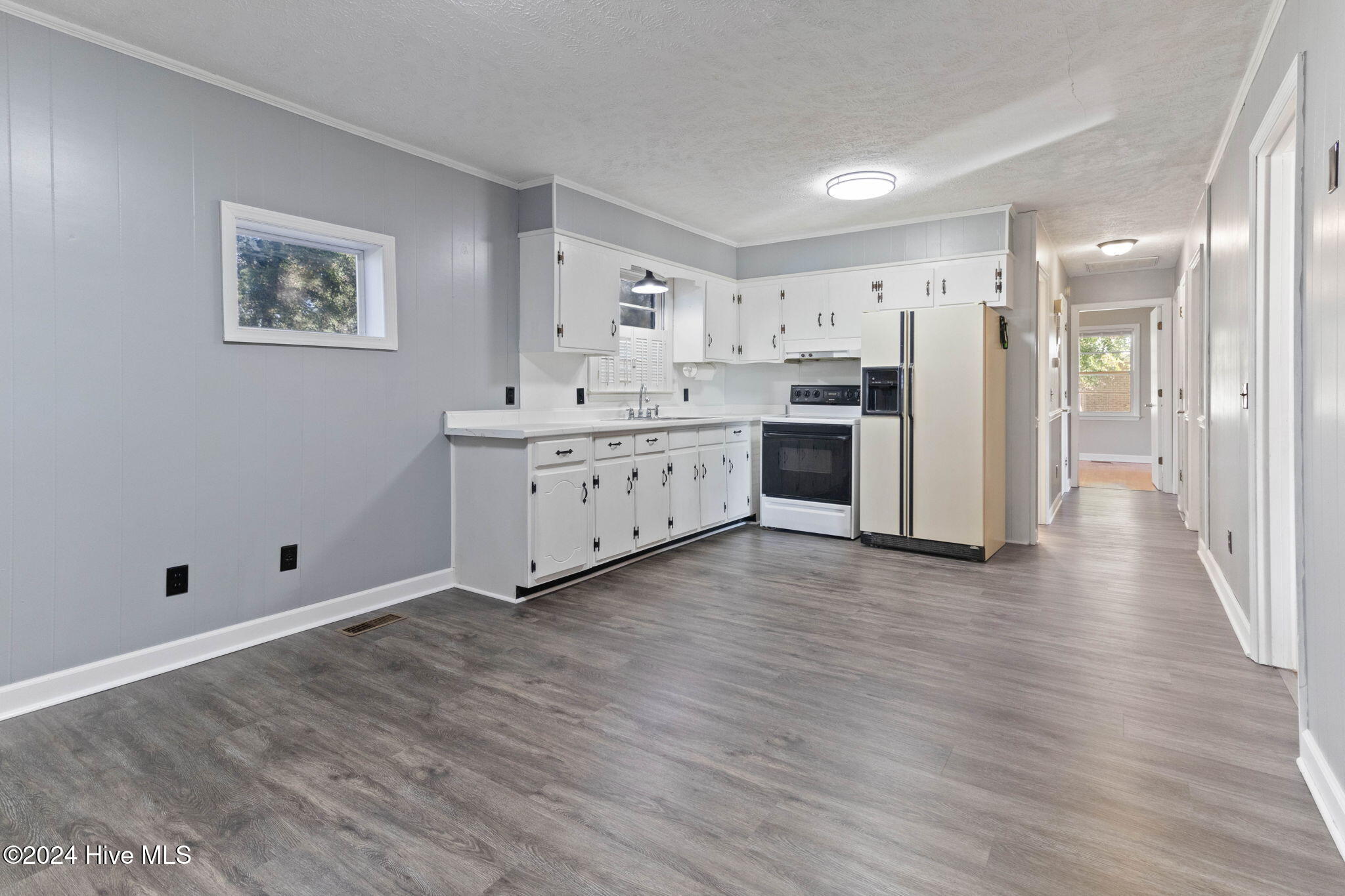 607 N Singletary Street