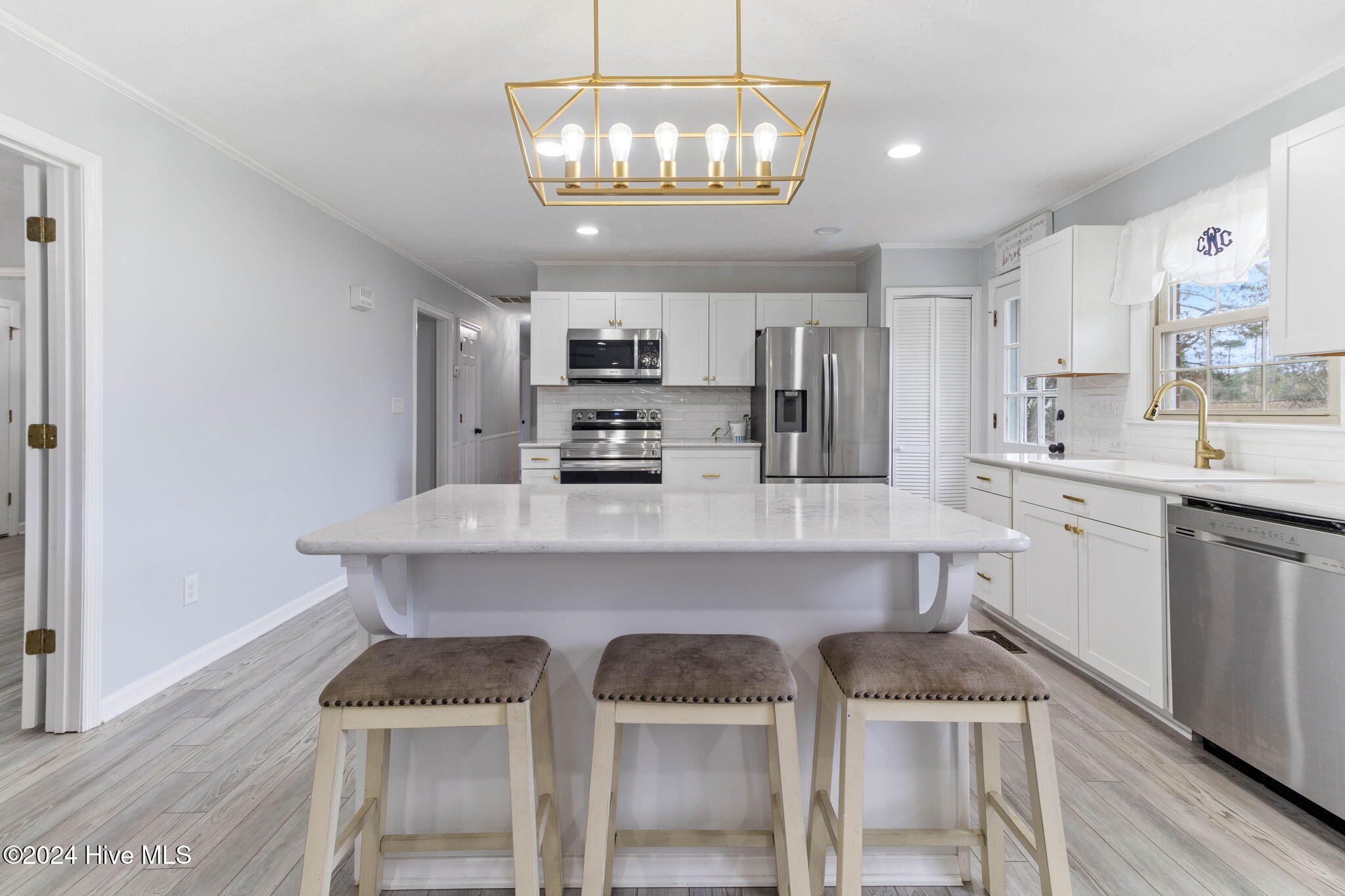 498 Happy Valley Road