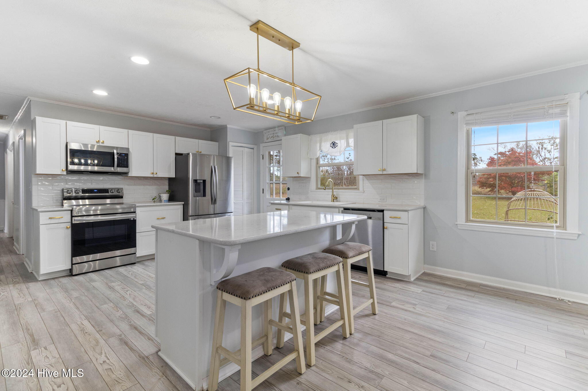 498 Happy Valley Road