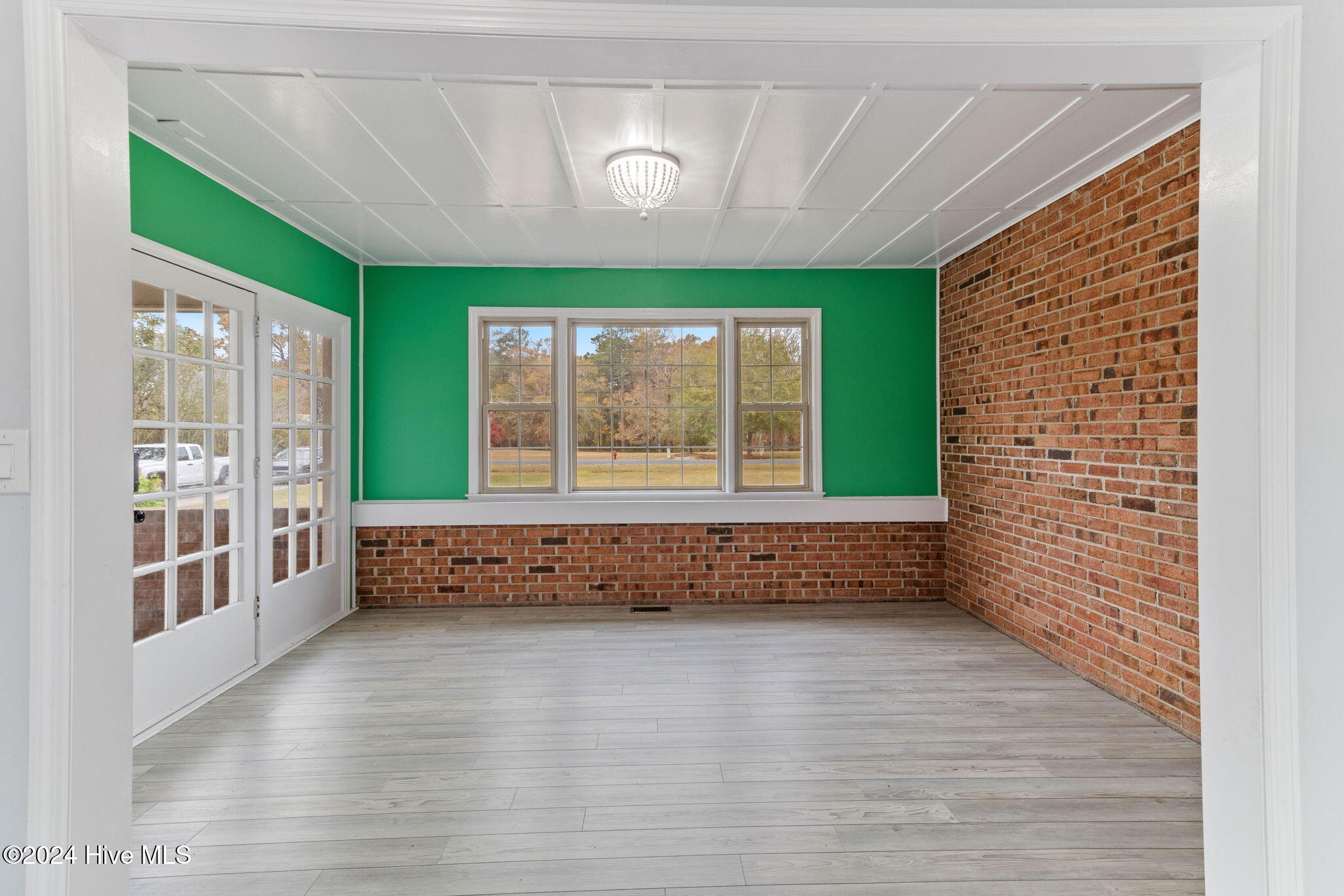 498 Happy Valley Road