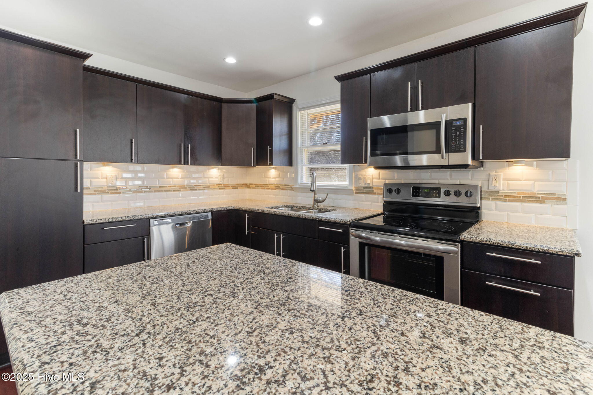 707 Richardson Street