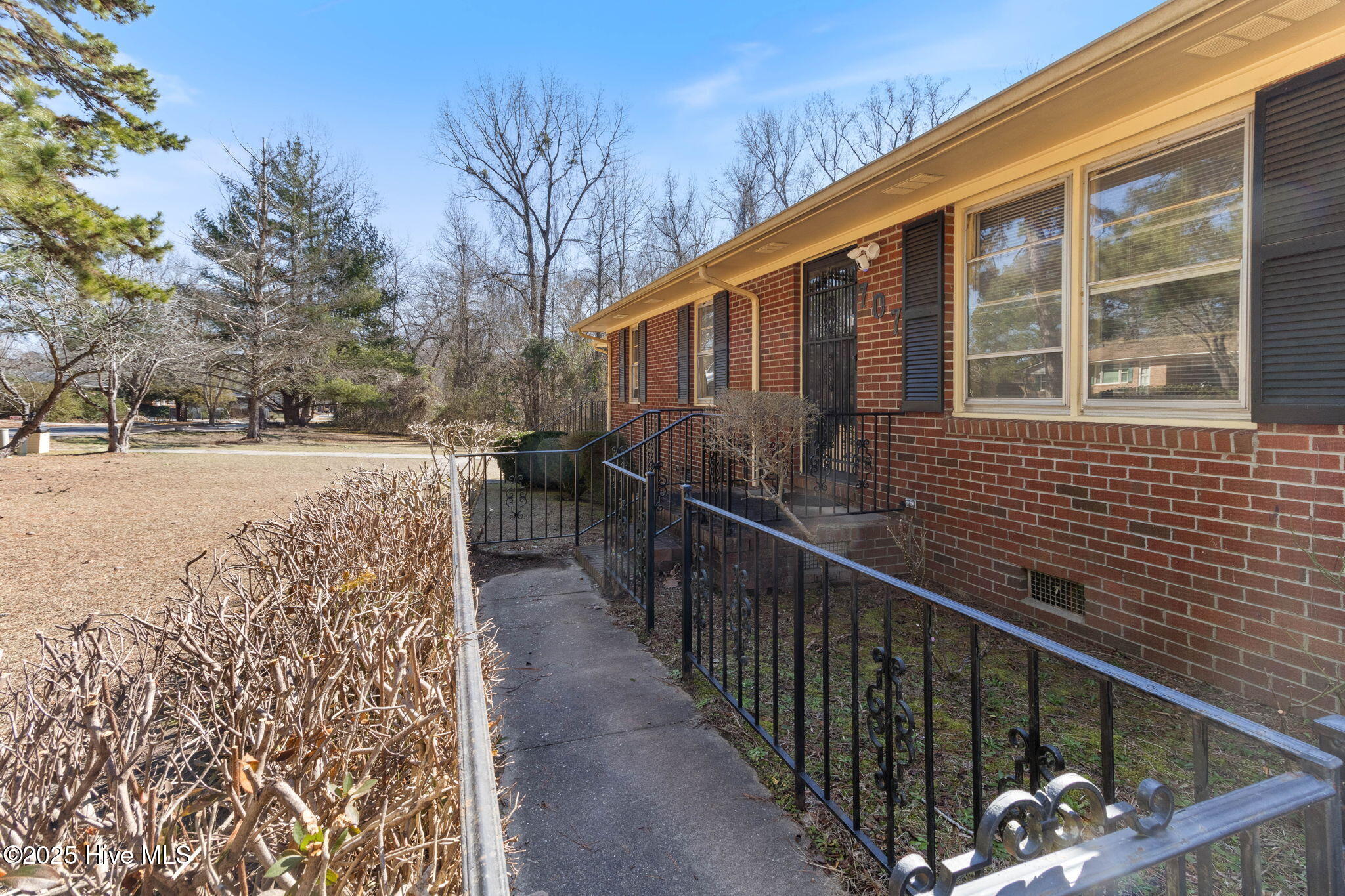 707 Richardson Street