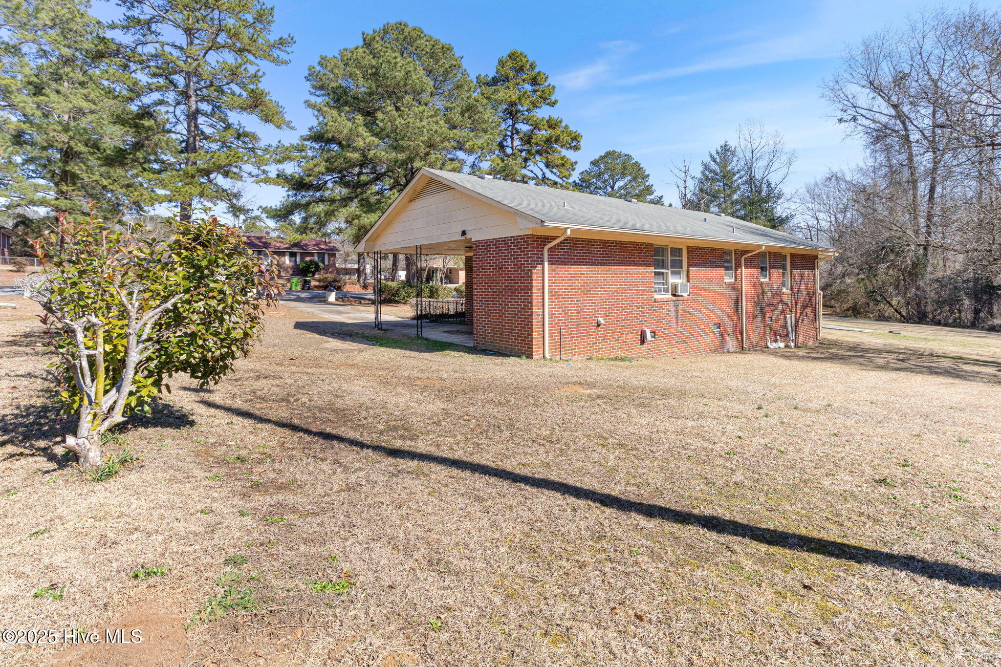 707 Richardson Street