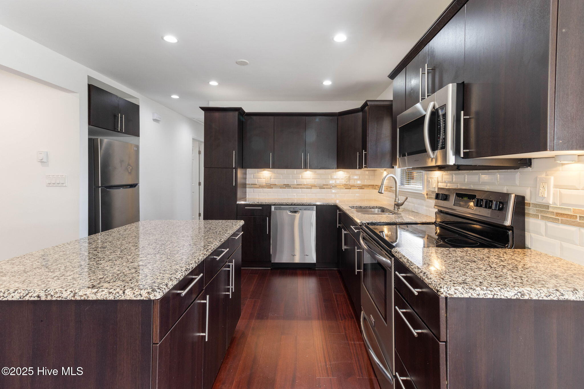 707 Richardson Street