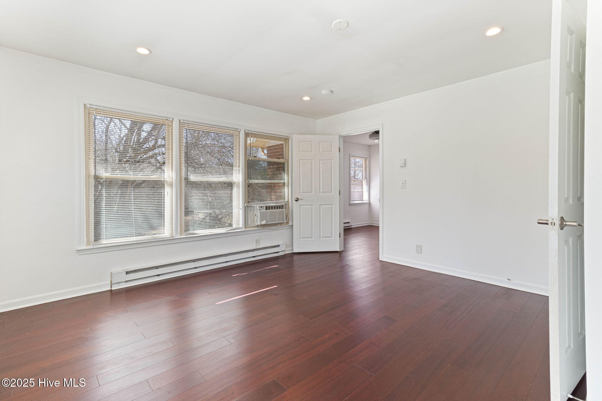 707 Richardson Street