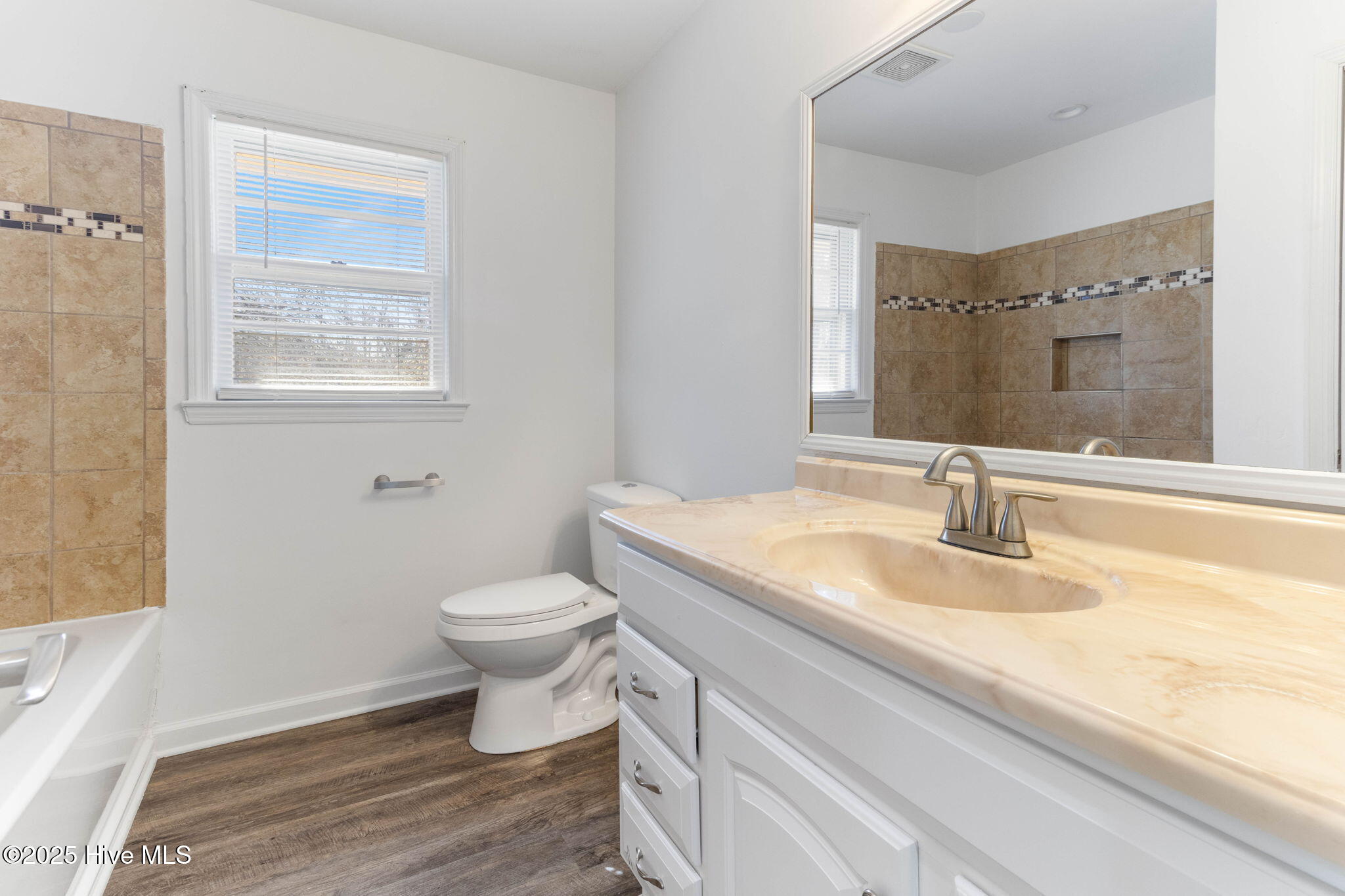 707 Richardson Street