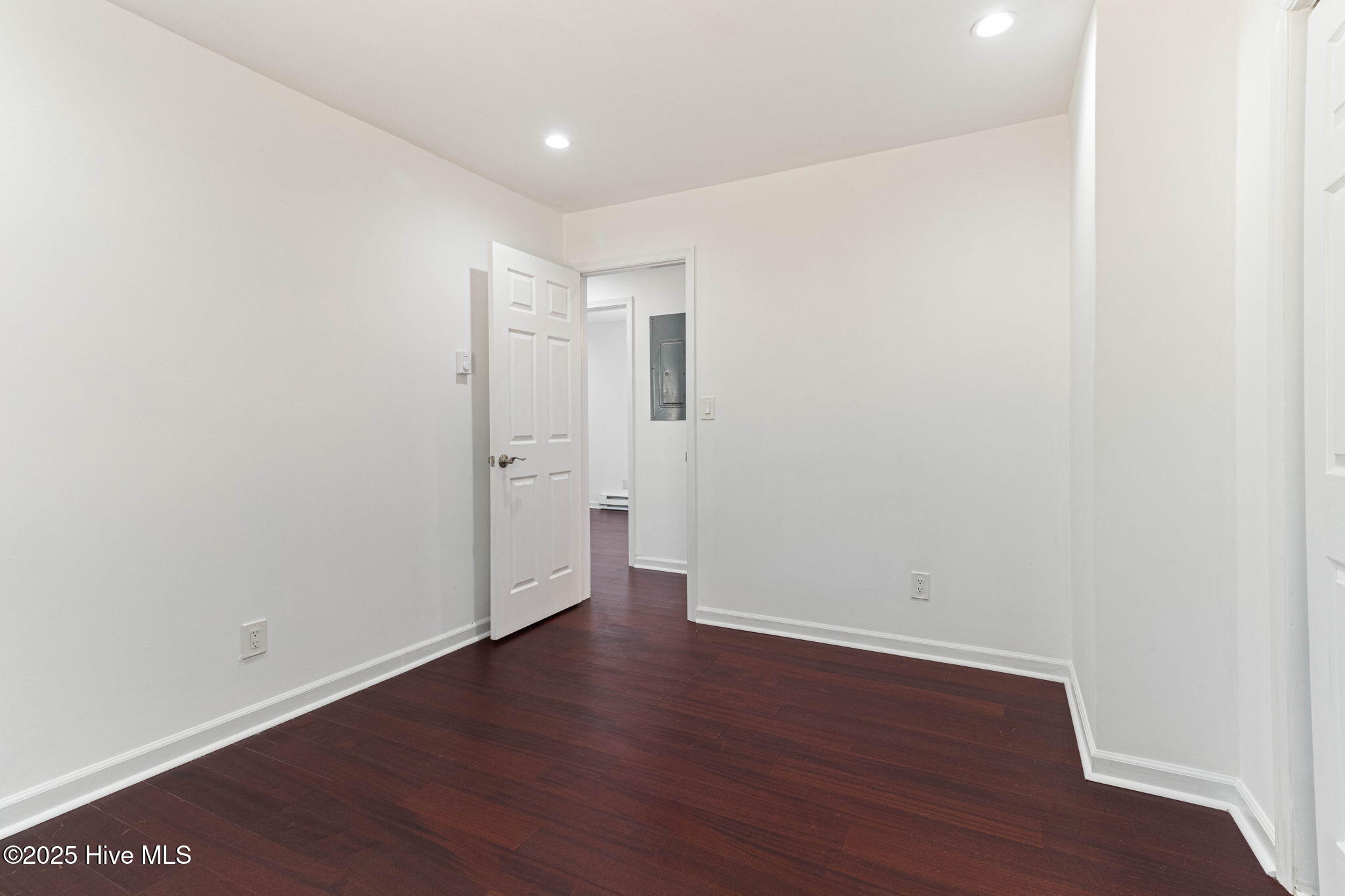 707 Richardson Street