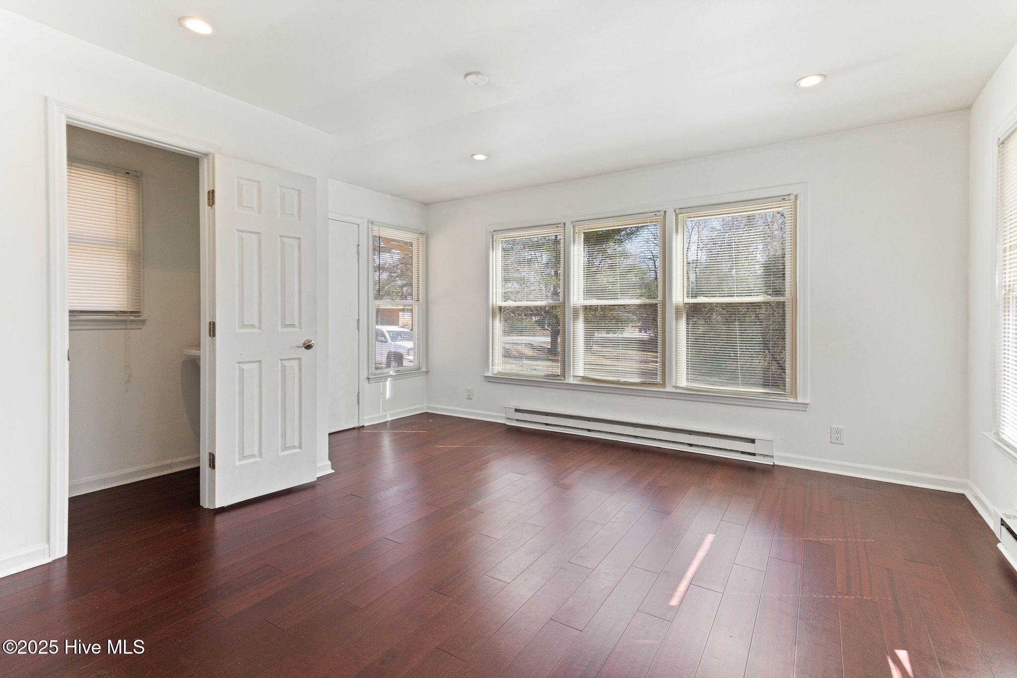 707 Richardson Street