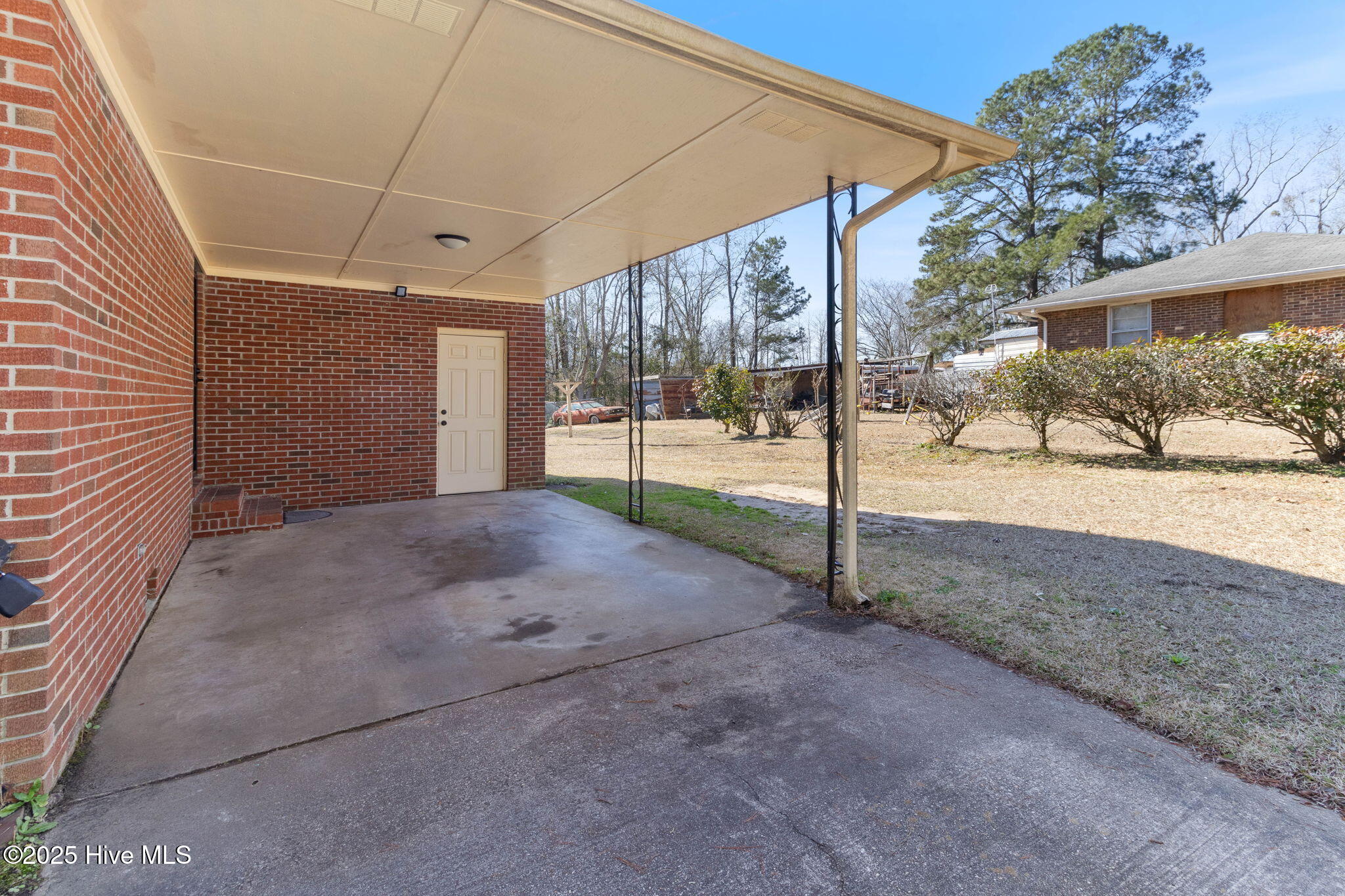 707 Richardson Street