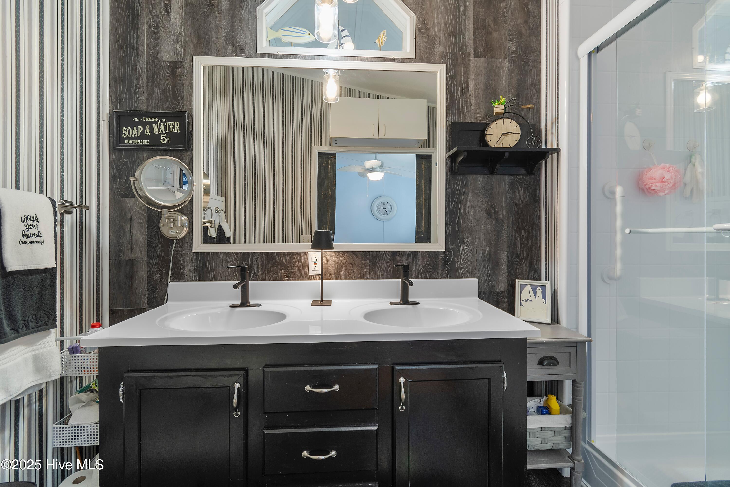 1600 Maple Circle SW