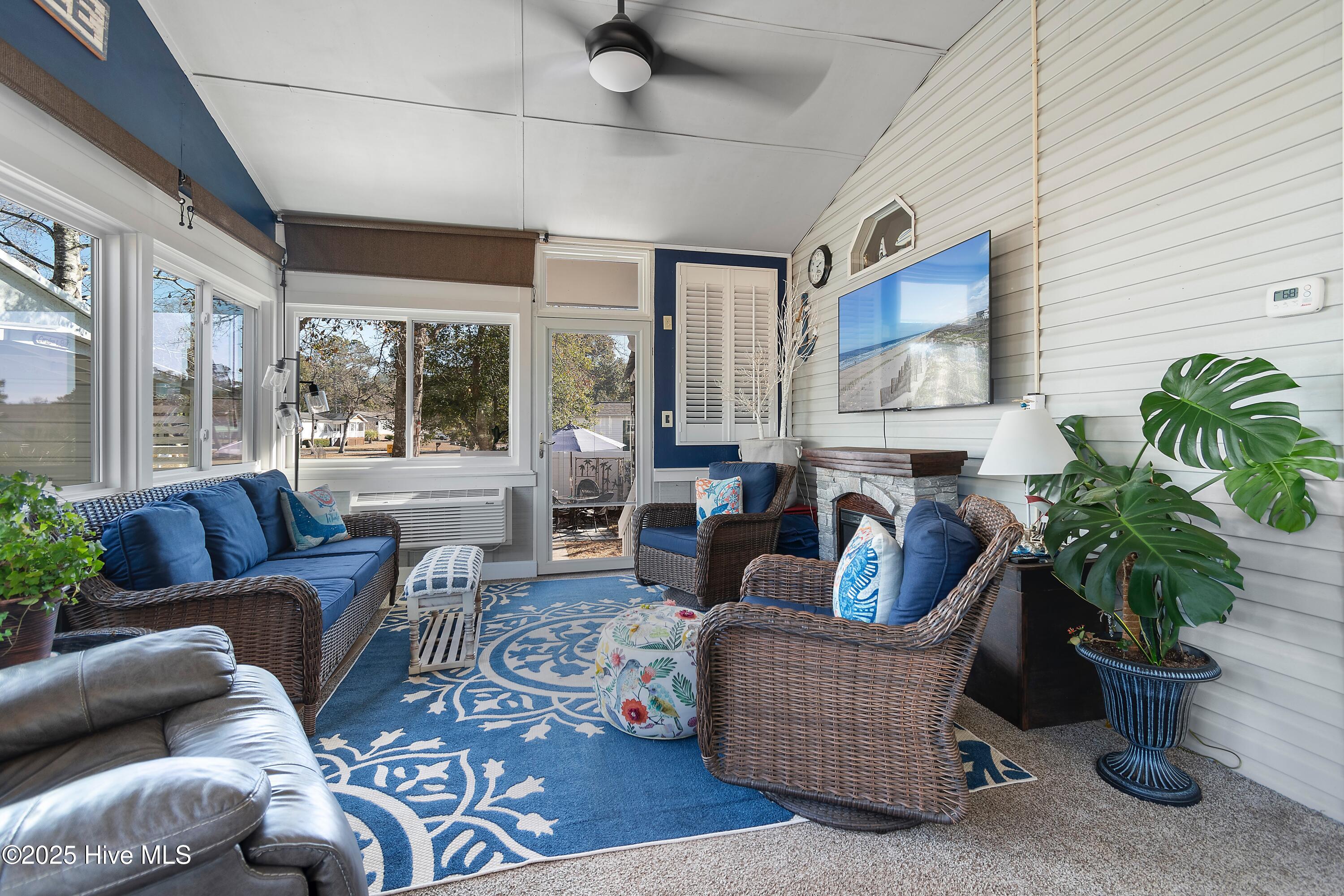 1600 Maple Circle SW