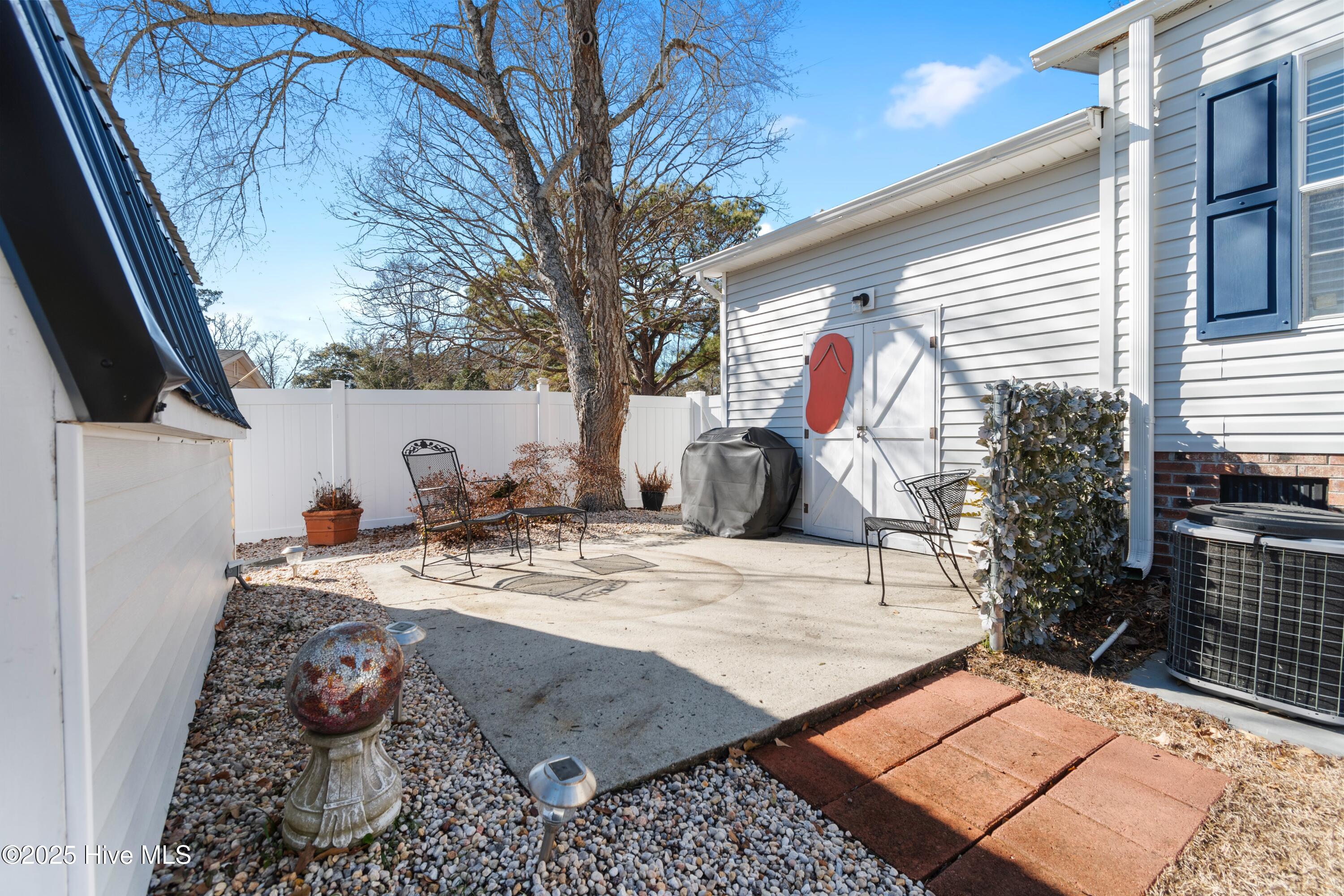 1600 Maple Circle SW