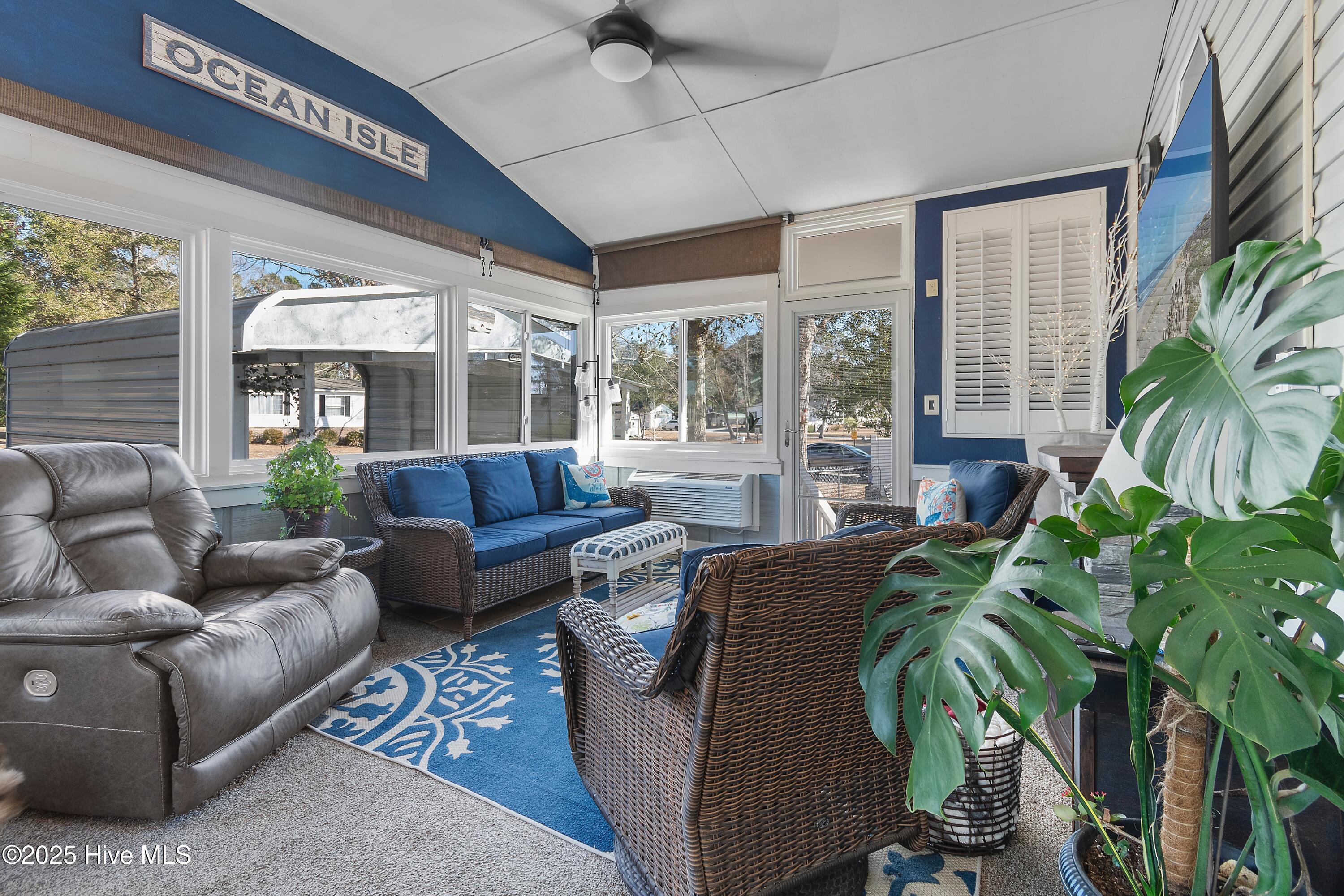 1600 Maple Circle SW