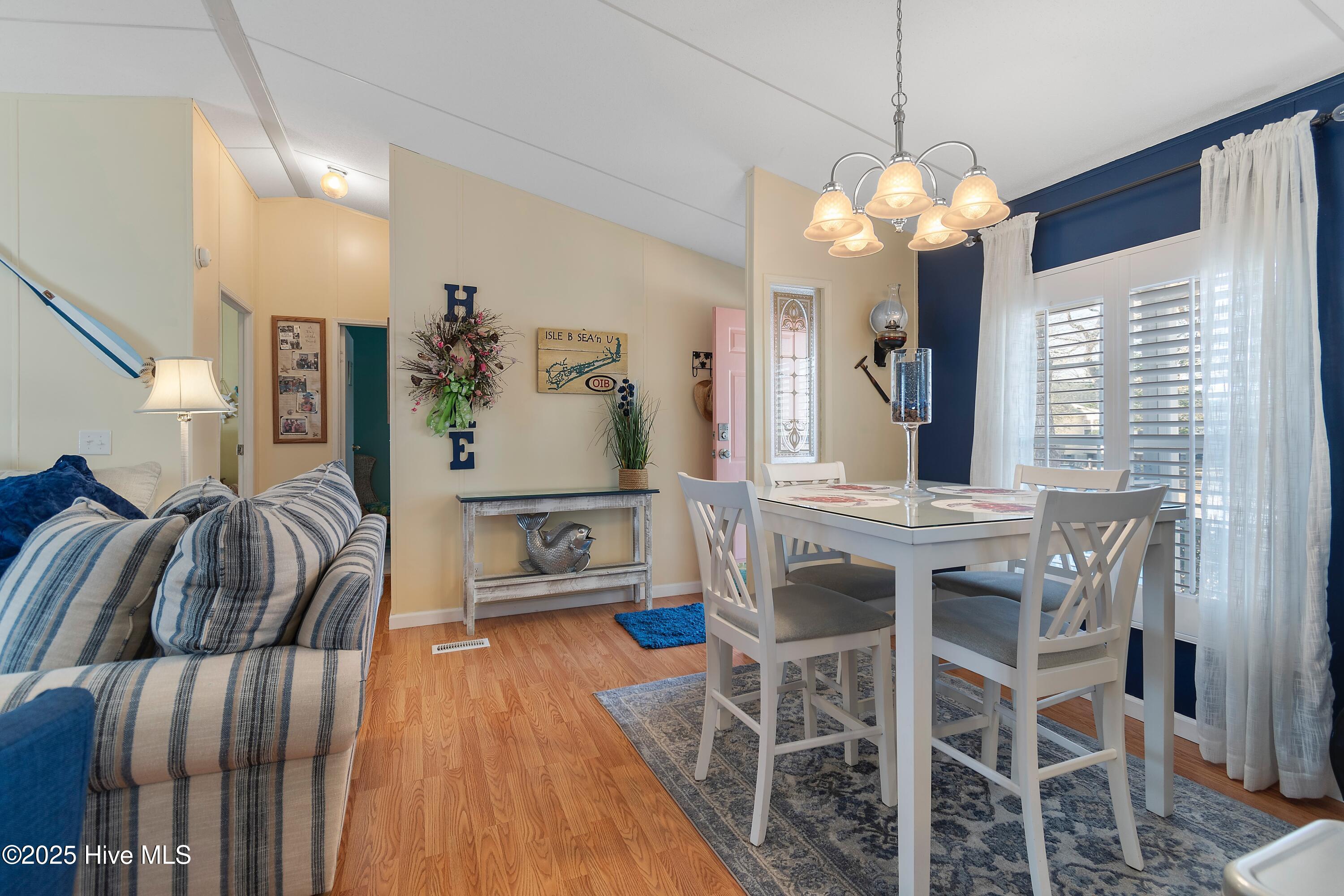 1600 Maple Circle SW