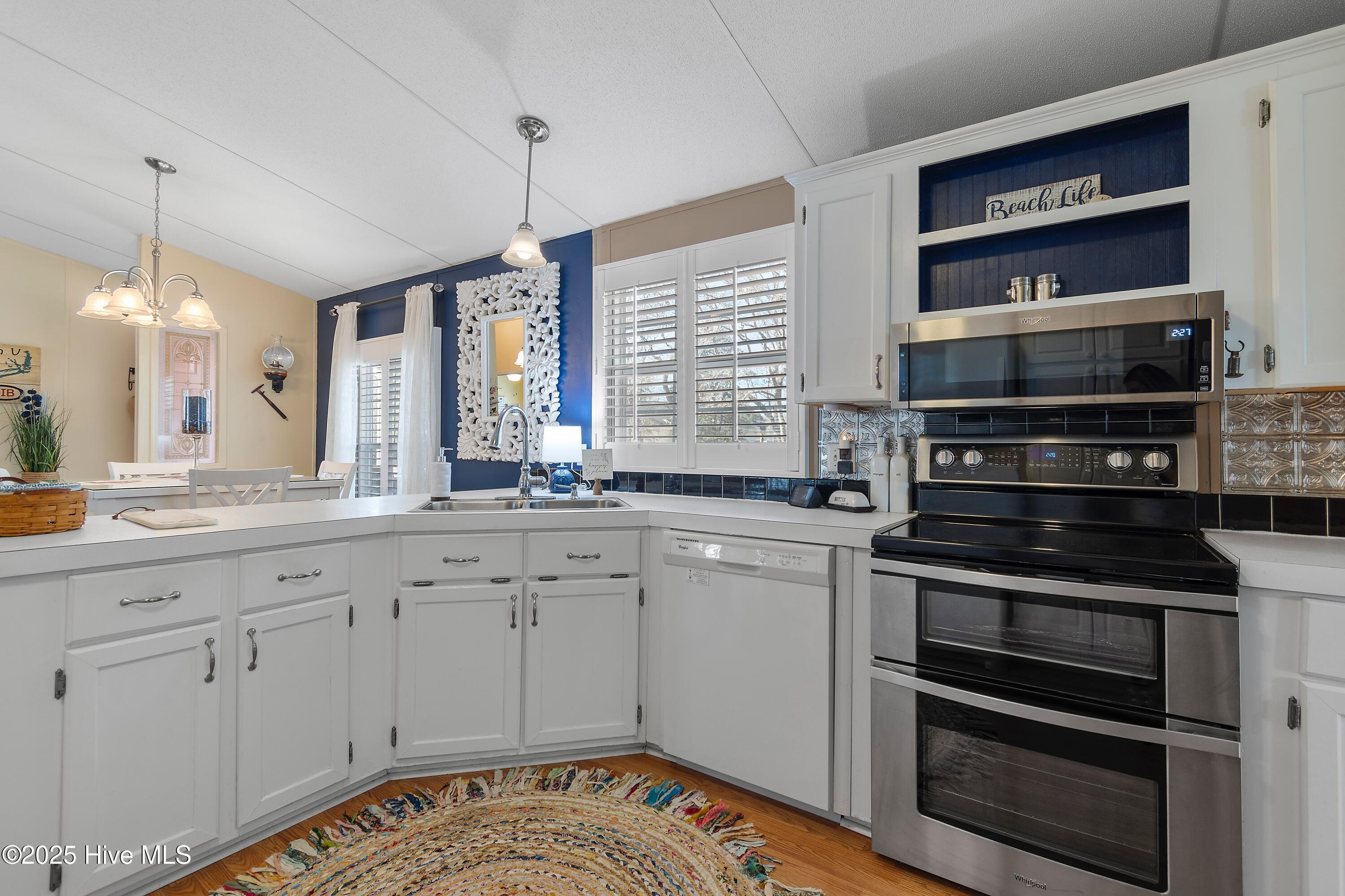 1600 Maple Circle SW