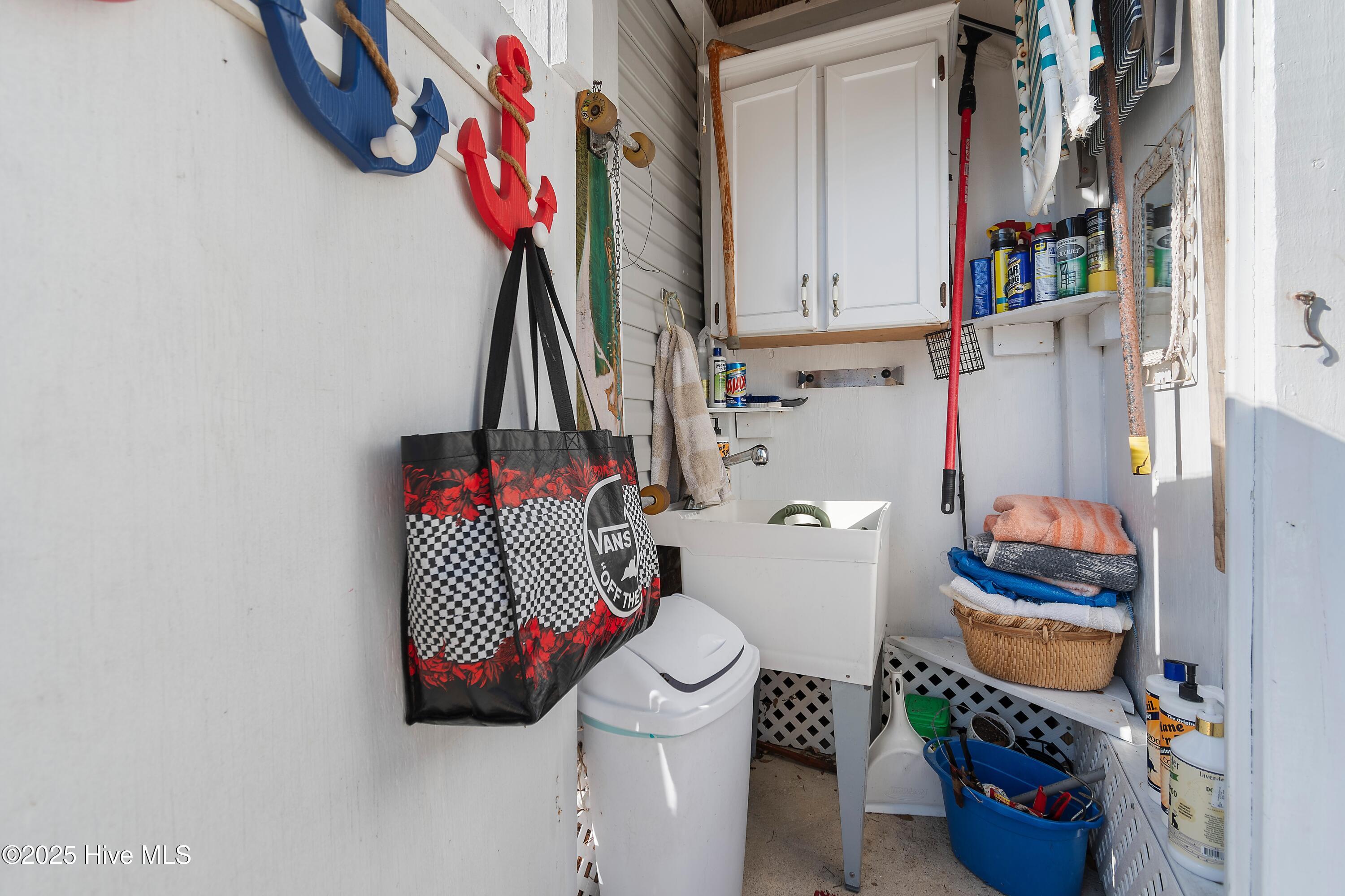 1600 Maple Circle SW