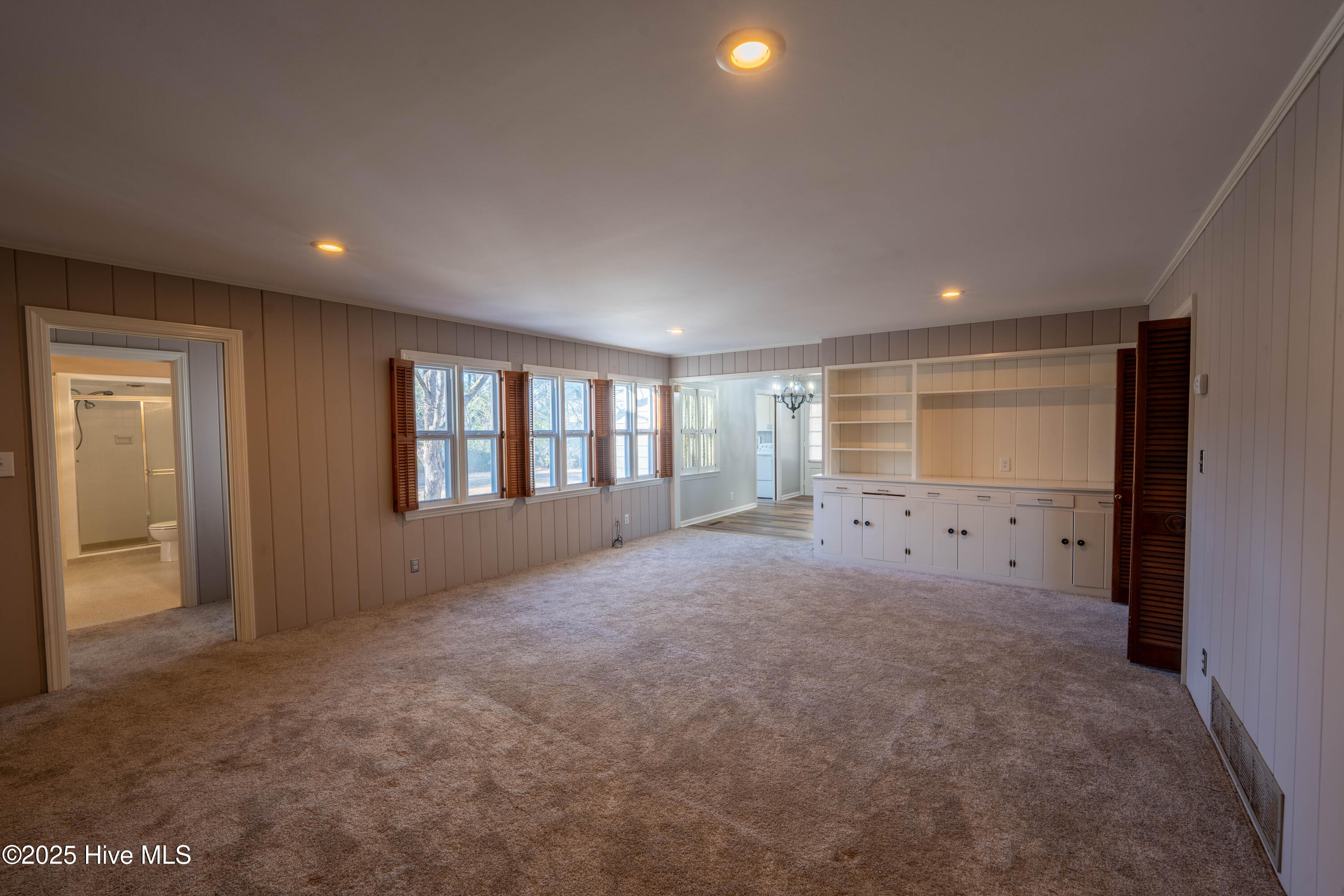 106 Singletary Avenue