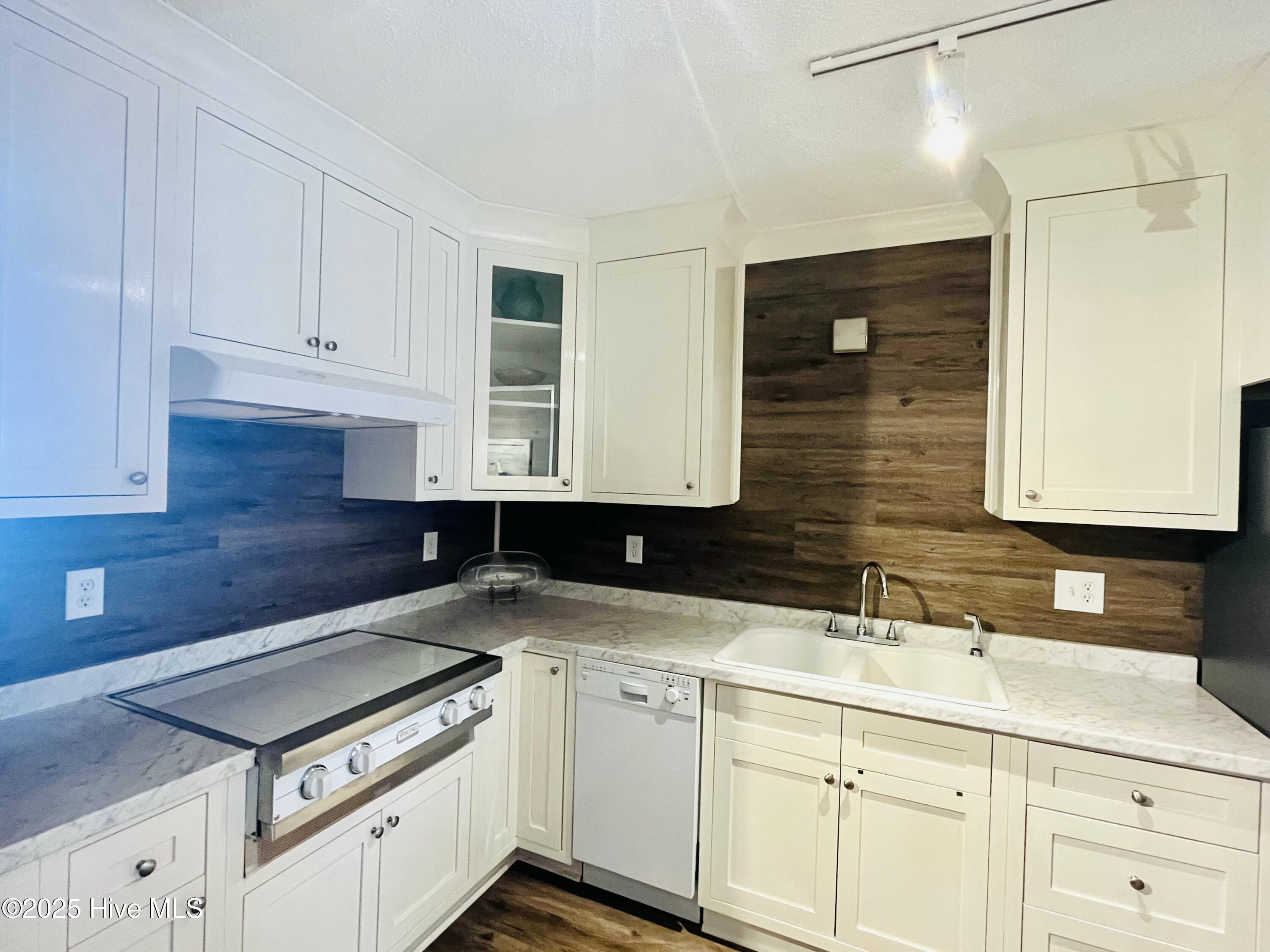 110 Lake Place Condo Drive, 110