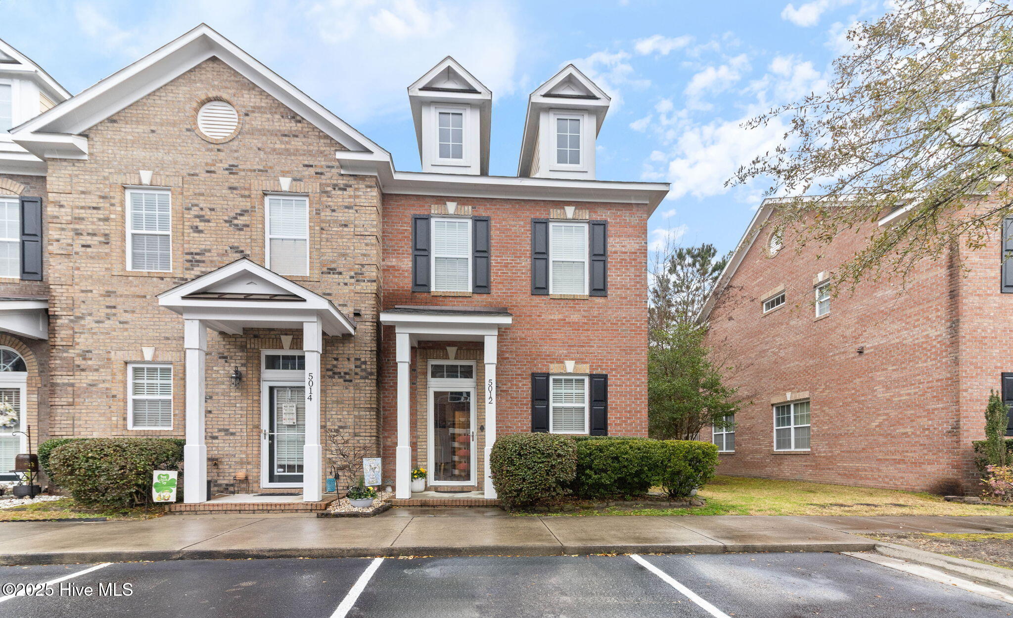 5012 Exton Park Loop