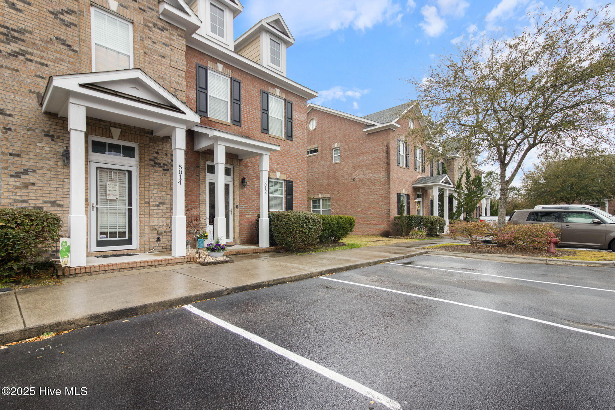 5012 Exton Park Loop