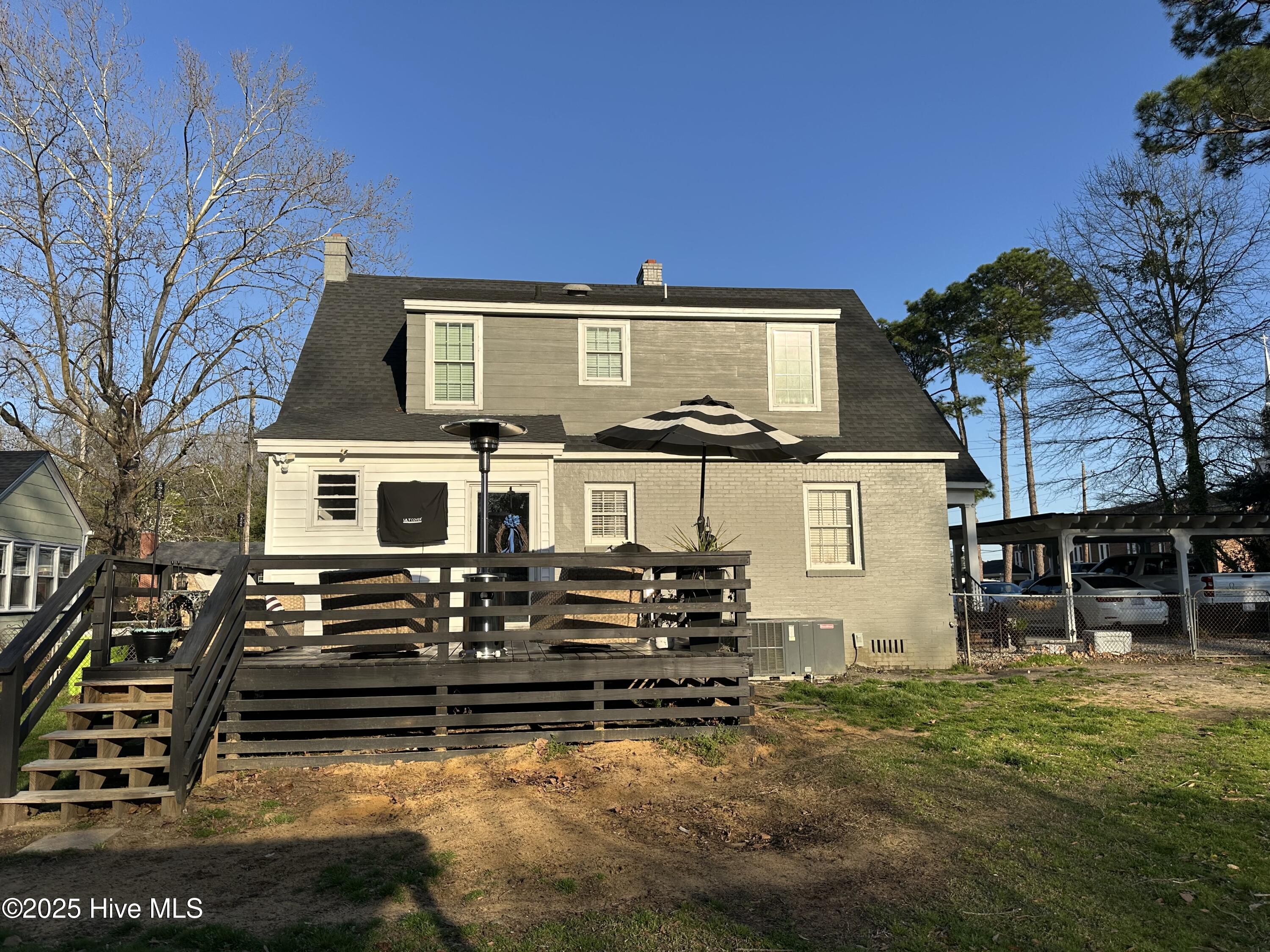 112 S Thompson Street