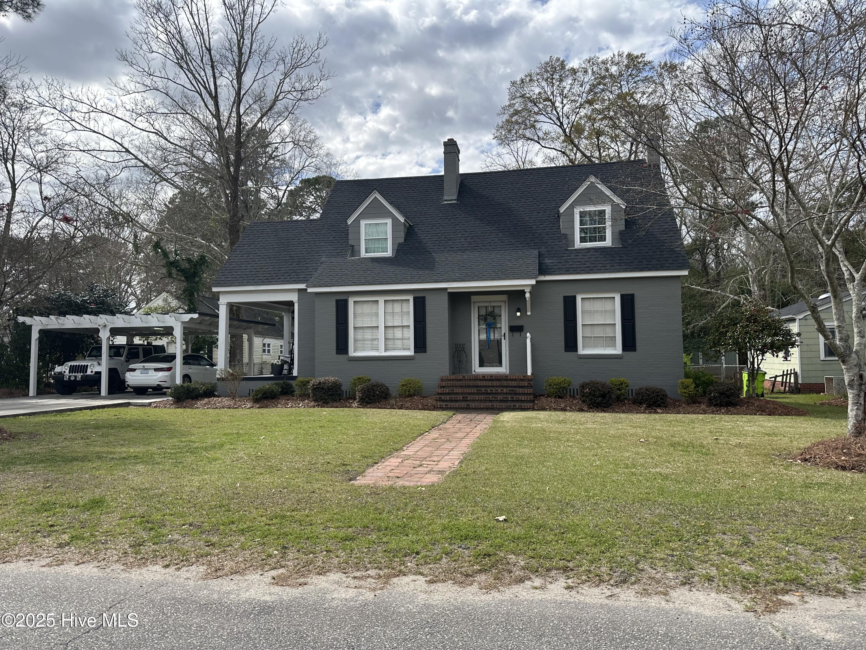 112 S Thompson Street