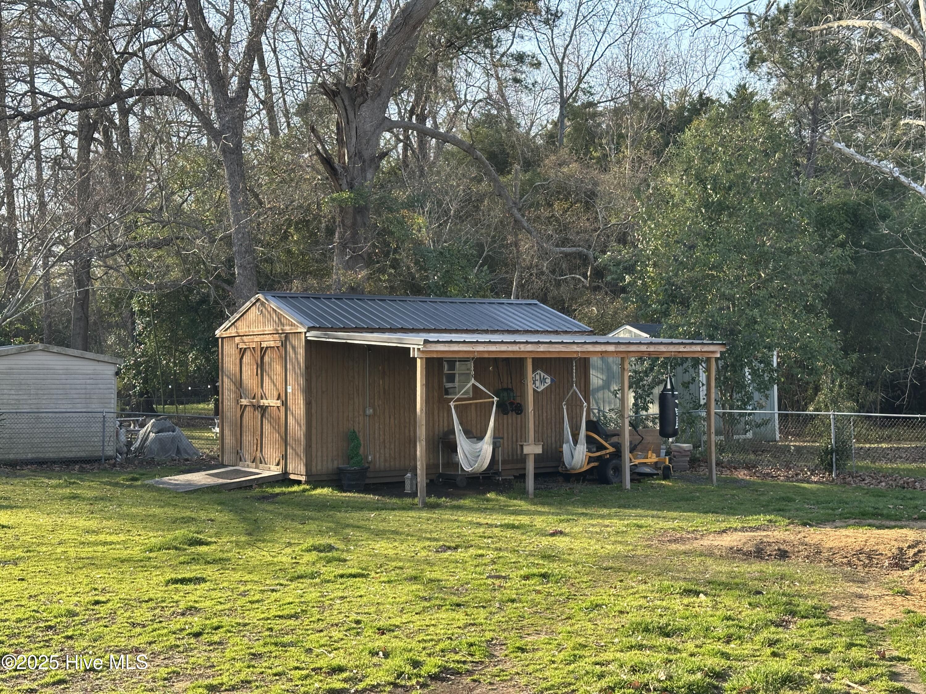 112 S Thompson Street