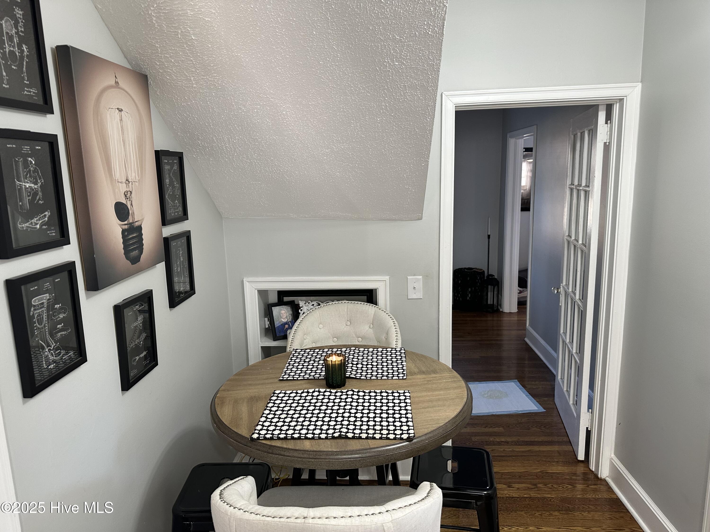 112 S Thompson Street