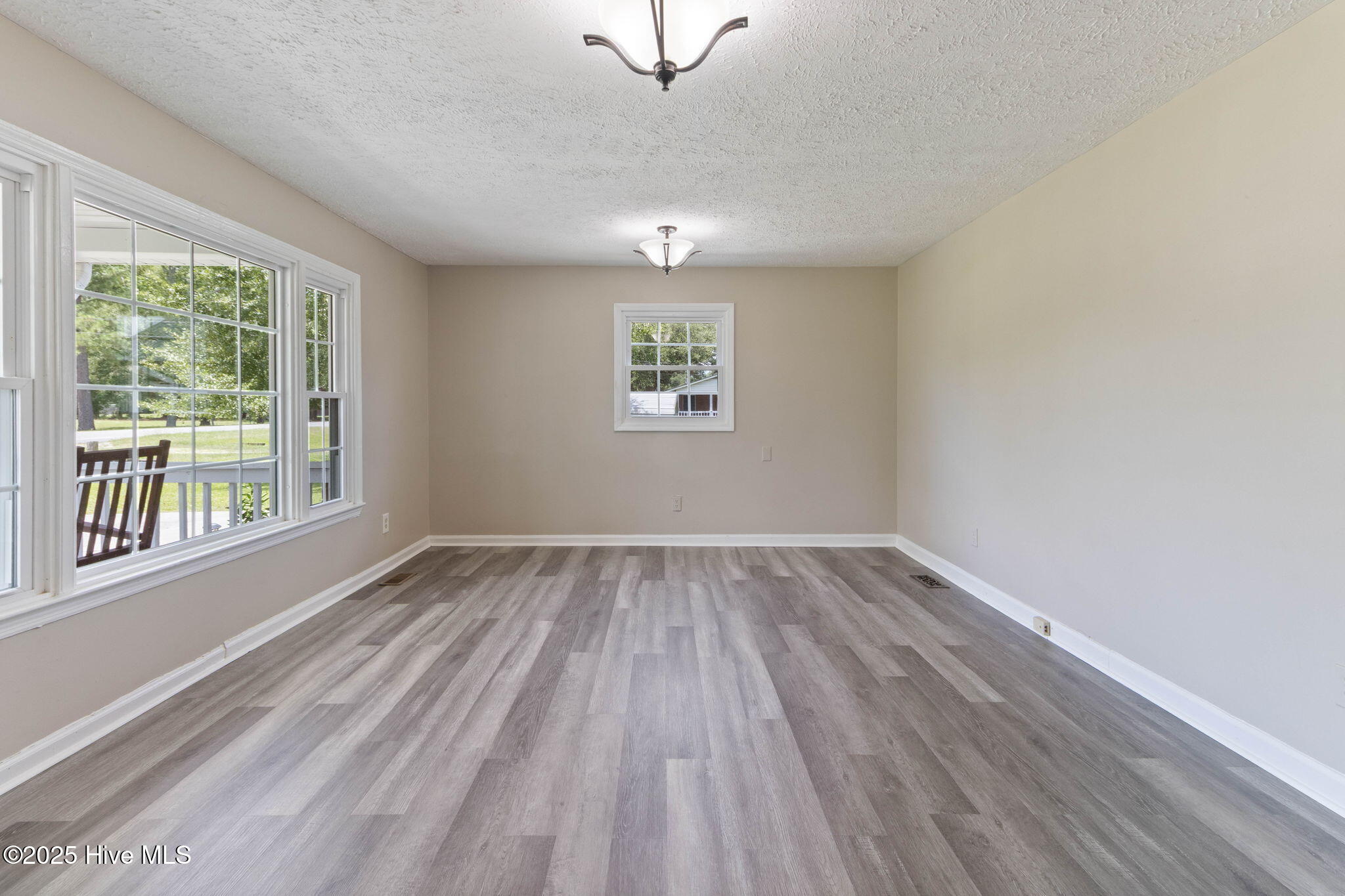 954 Hezekiah Road