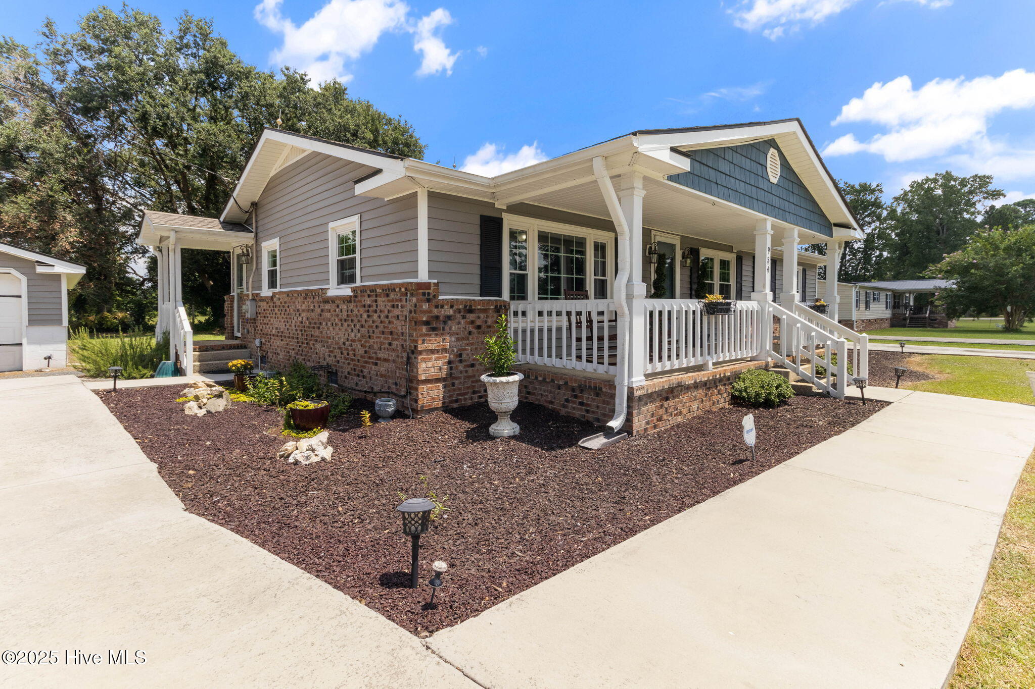 954 Hezekiah Road