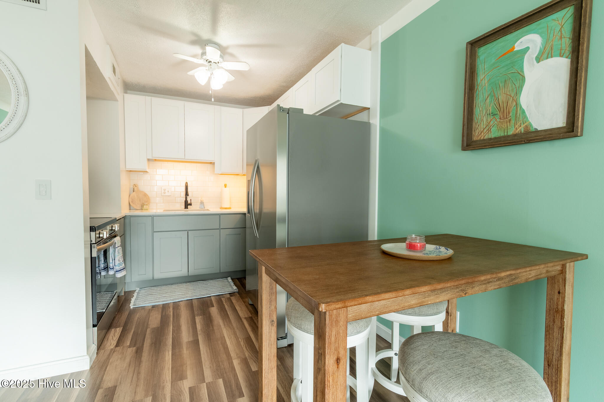 215 Lake Place Condo Drive, 215